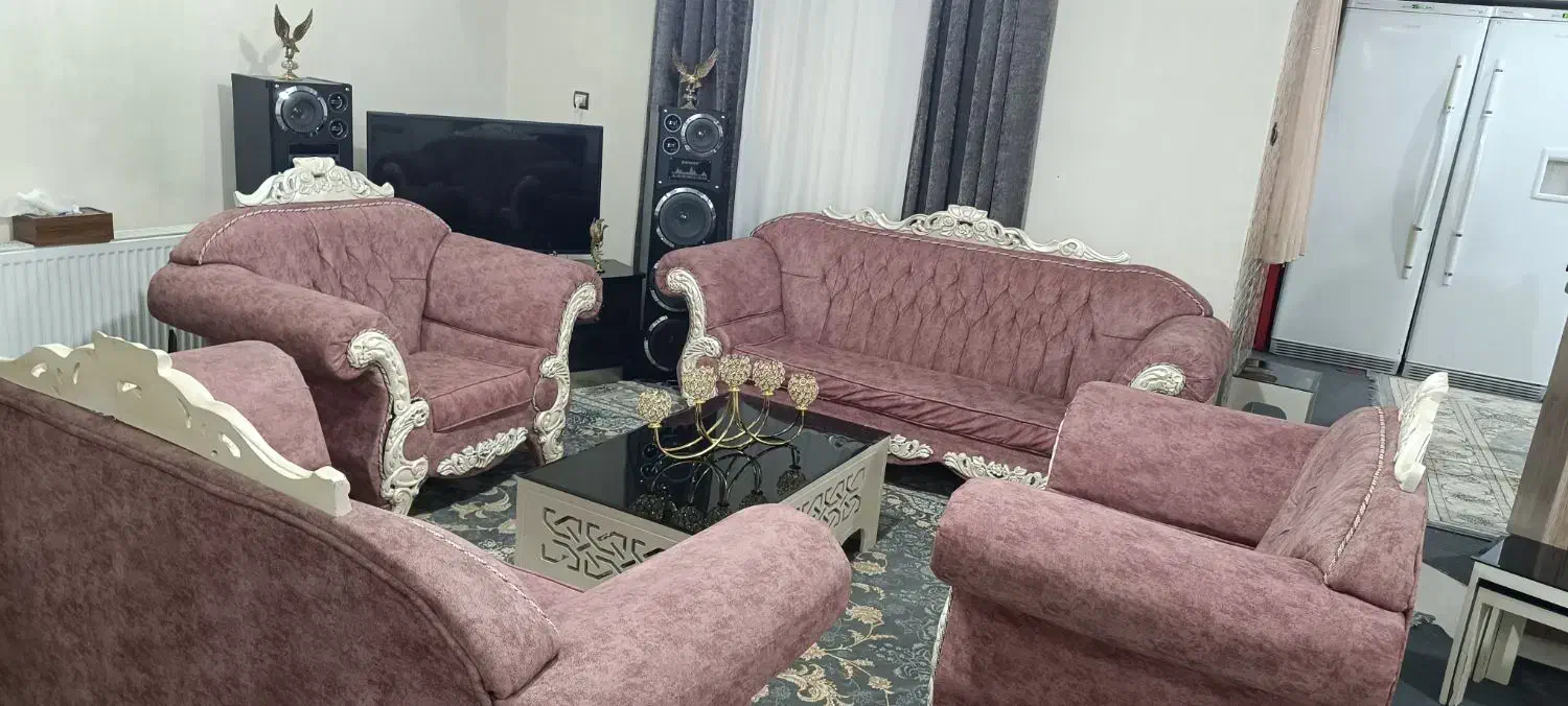 مبل هفت نفره تمیز بدون پارگی با قیمت مناسب|مبلمان خانگی و میز عسلی|هشتگرد, گلسار|دیوار