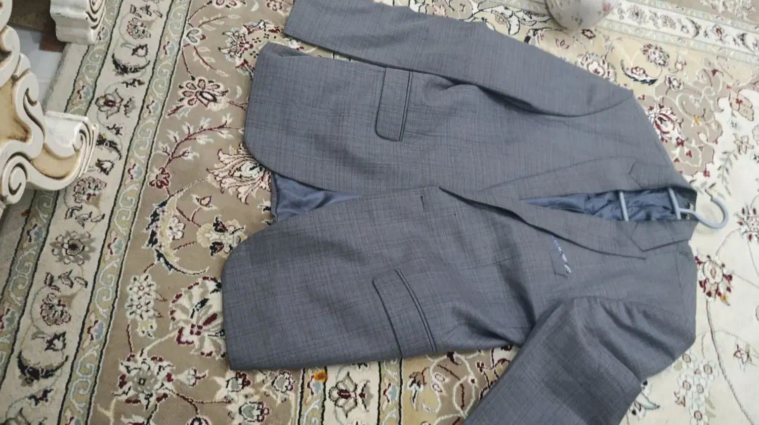 تعدادی لباس و یک کتونی زنانه|لباس|اهواز, شهرک برق|دیوار