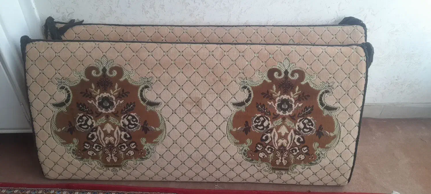 دوعدد پشتی سالم|پشتی|اصفهان, کنگاز|دیوار