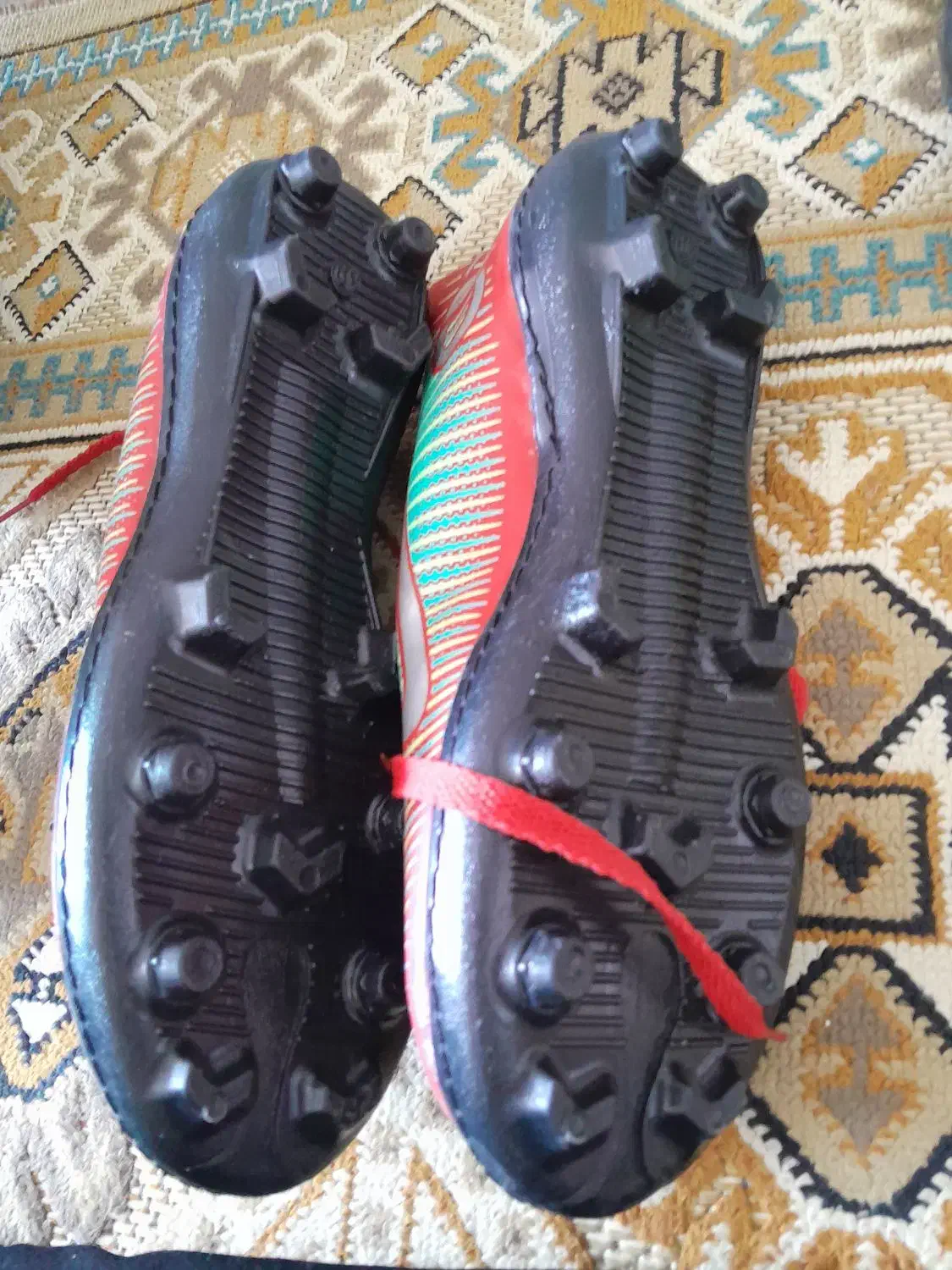 کفش فوتبالی|تجهیزات ورزشی|رامجین, |دیوار