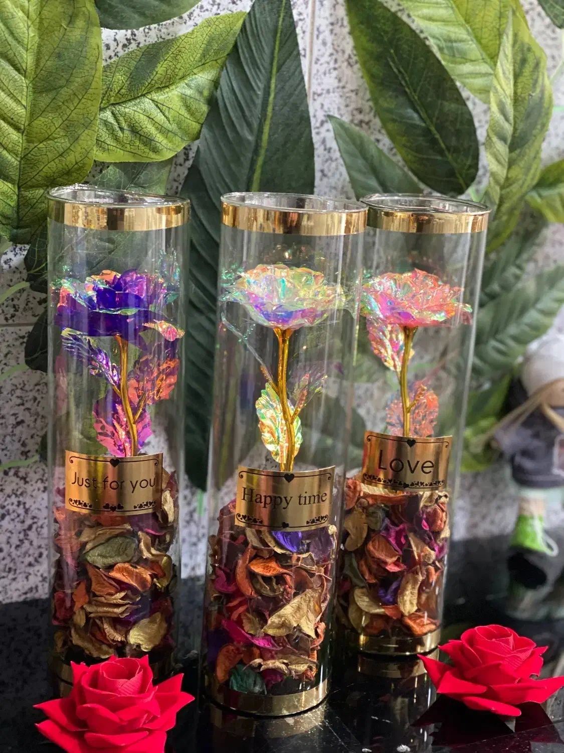 شیشه گلدان‌ روز مادر|گل مصنوعی|آفتاب, |دیوار