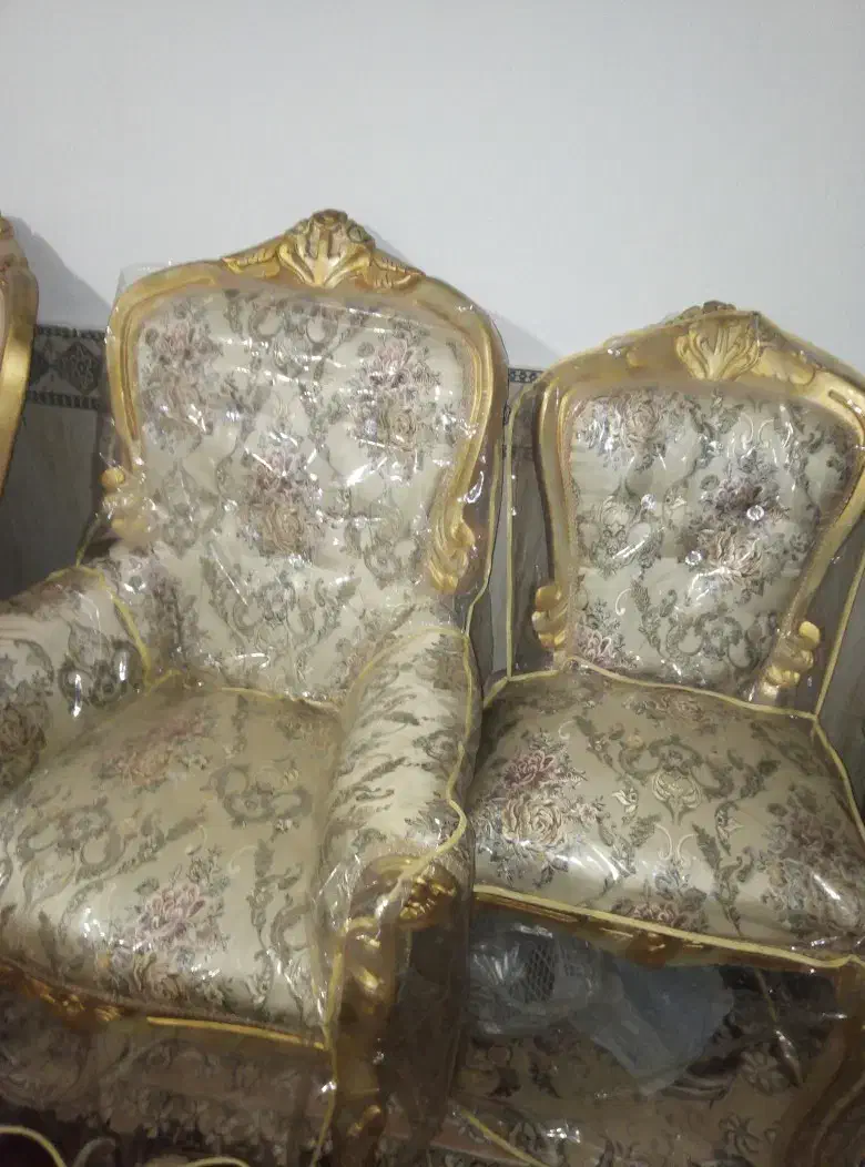 مبلمان سلطنتی ۹نفره  با میز عسلی|مبلمان خانگی و میز عسلی|مشهد, حضرت حجت|دیوار