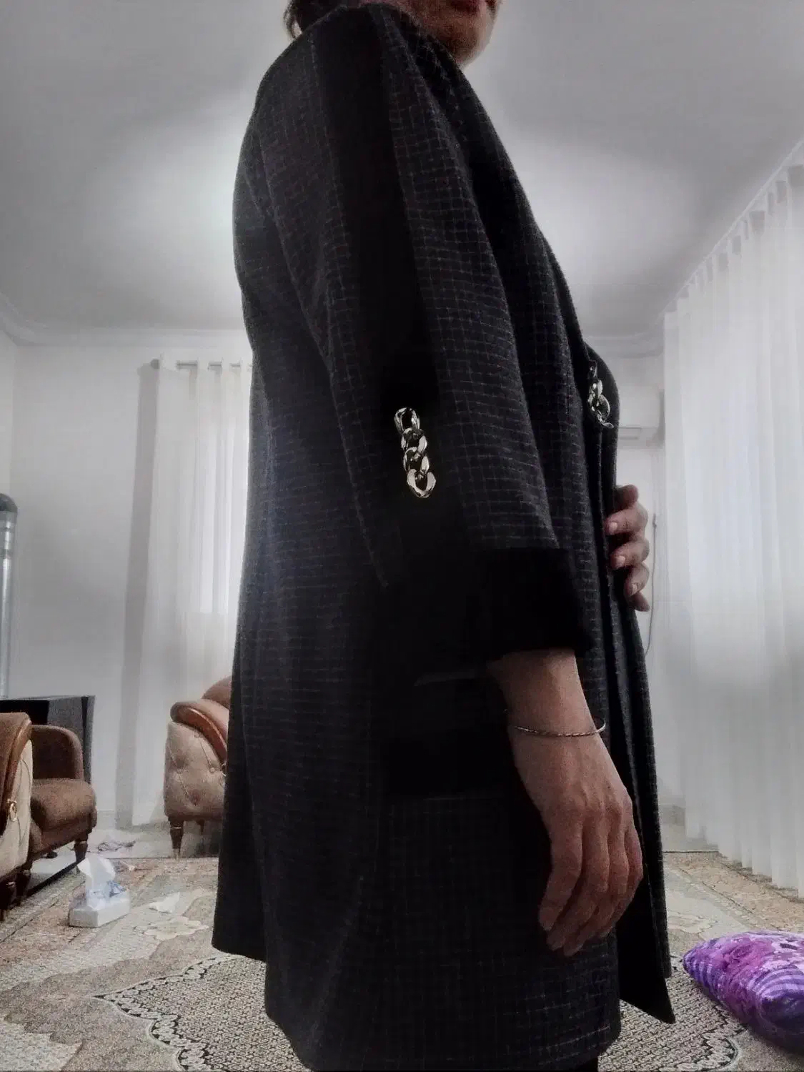 مانتو|لباس|رشت, عینک|دیوار