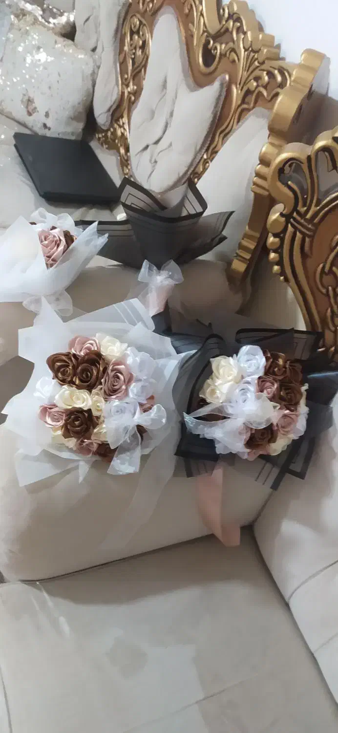 روز عشق|گل مصنوعی|میانه, |دیوار