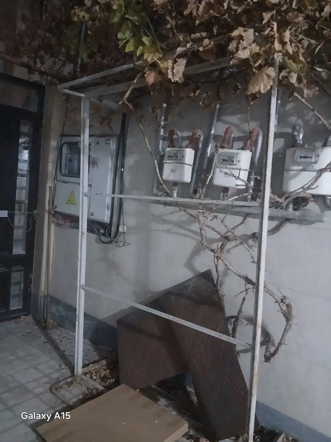 تخت خواب فلزی مناسب برای حیاط ویلایی|تخت و سرویس خواب|شیروان (خراسان), |دیوار