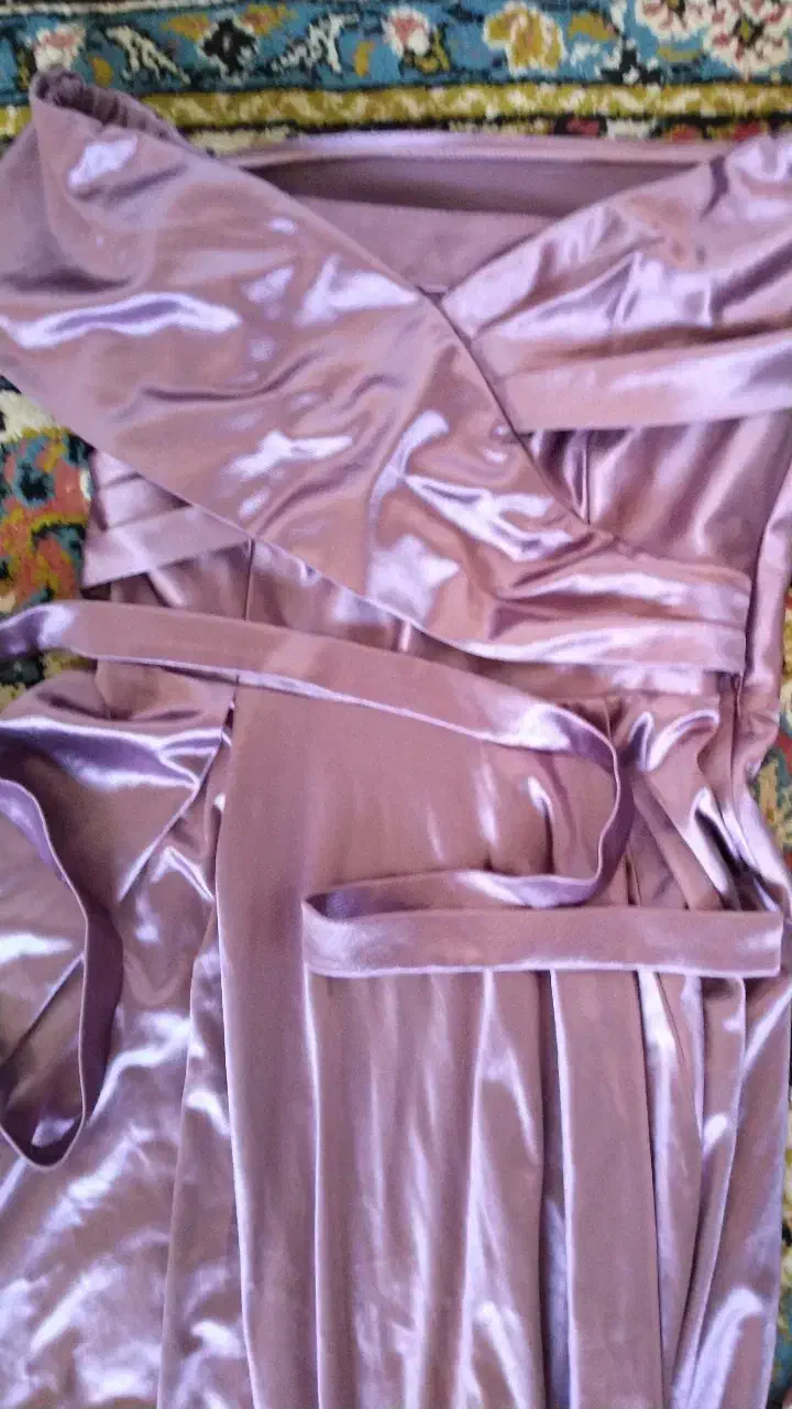 لباس مجلسی|لباس|فومن, |دیوار