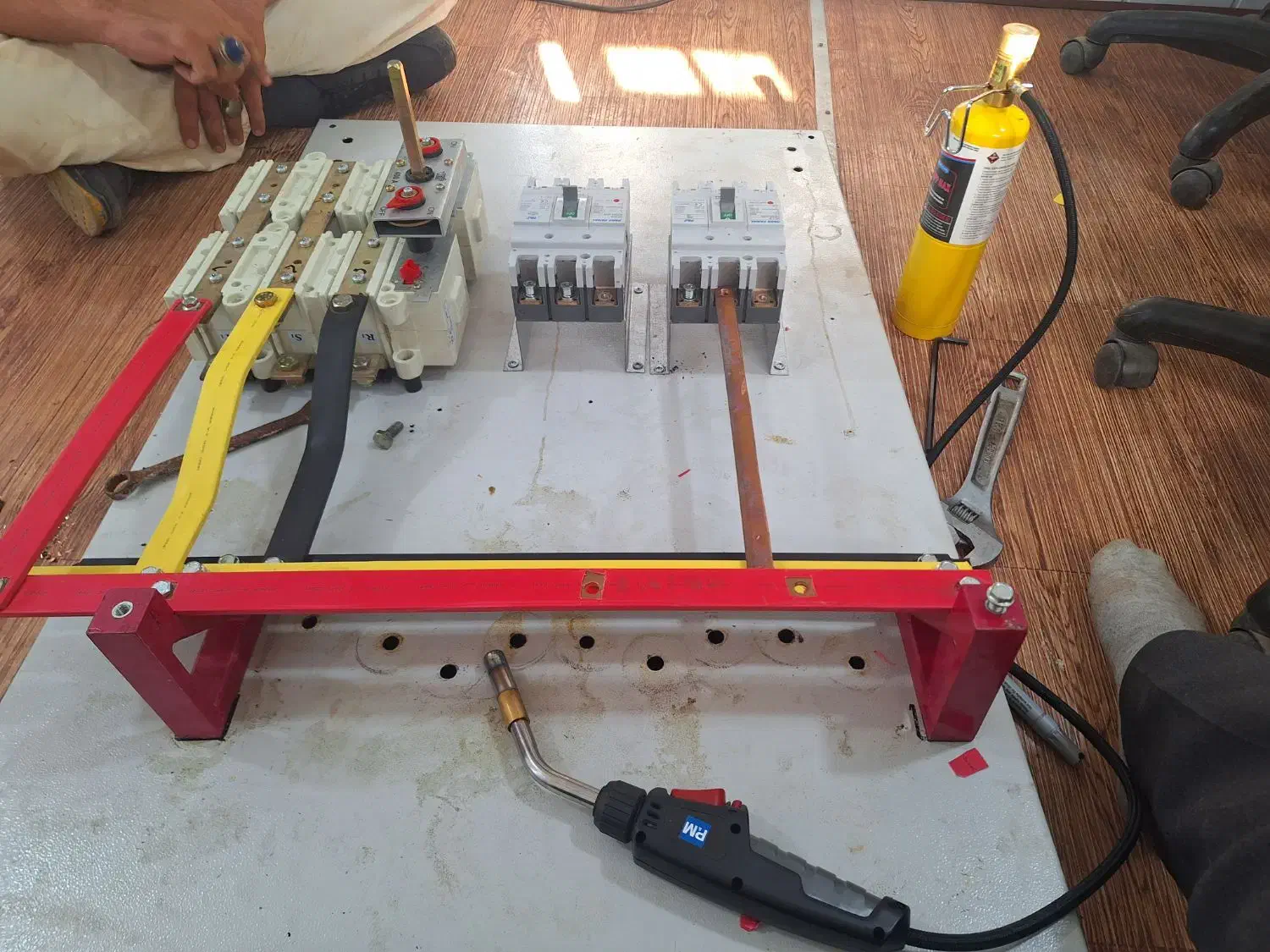 انجام پروژه های برق صنعتی و plc|خدمات پیشه و مهارت|بندر ماهشهر, |دیوار