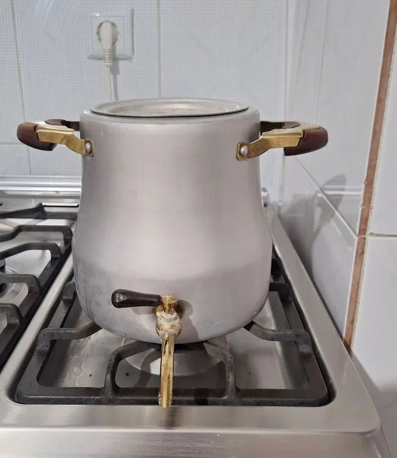 کتری شیردار قدیمی ولی سالم و سرحال|سماور، چای‌ساز، قهوه‌ساز|اردبیل, |دیوار