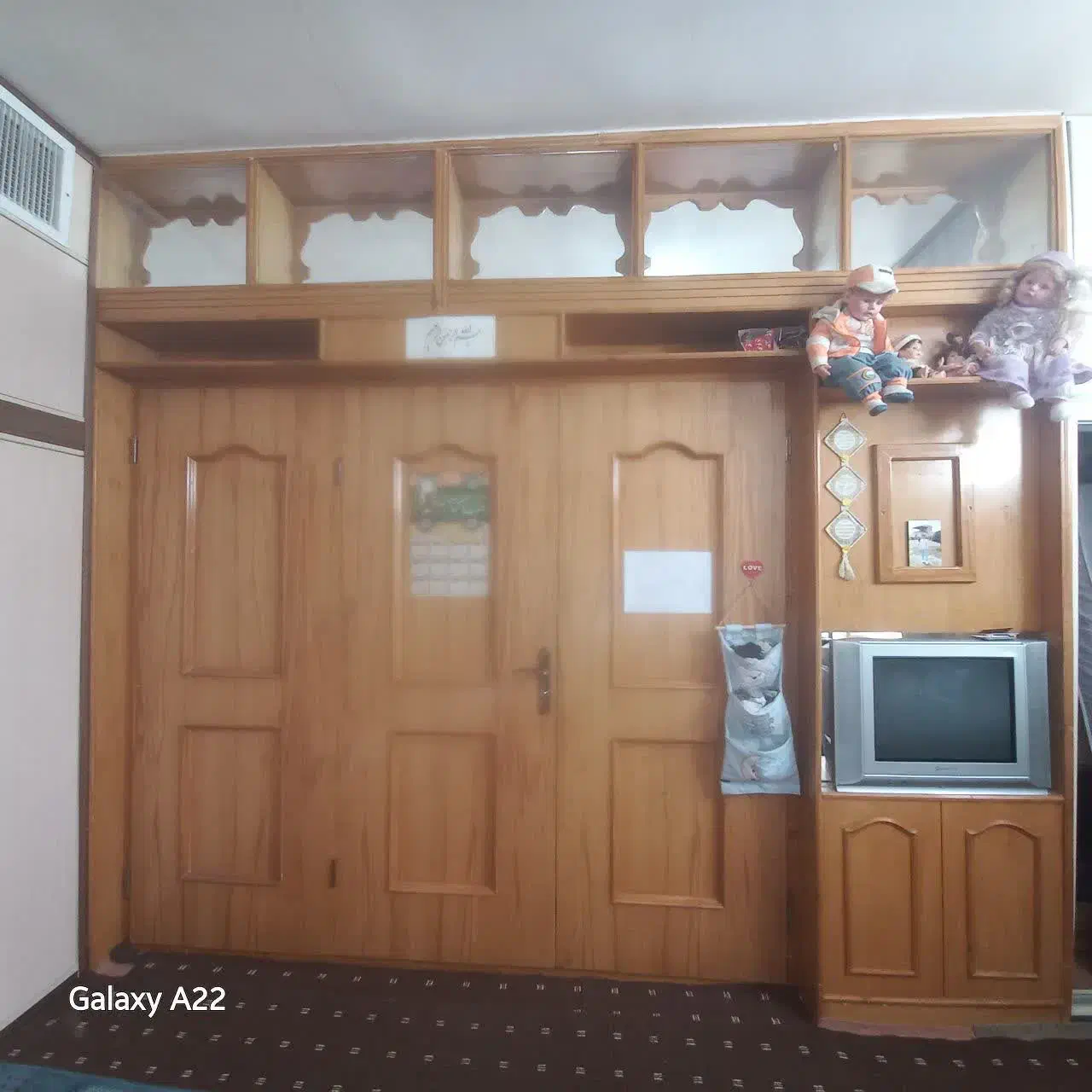 در و ویتربن تمیز|بوفه، ویترین، کنسول|پیر بکران, |دیوار