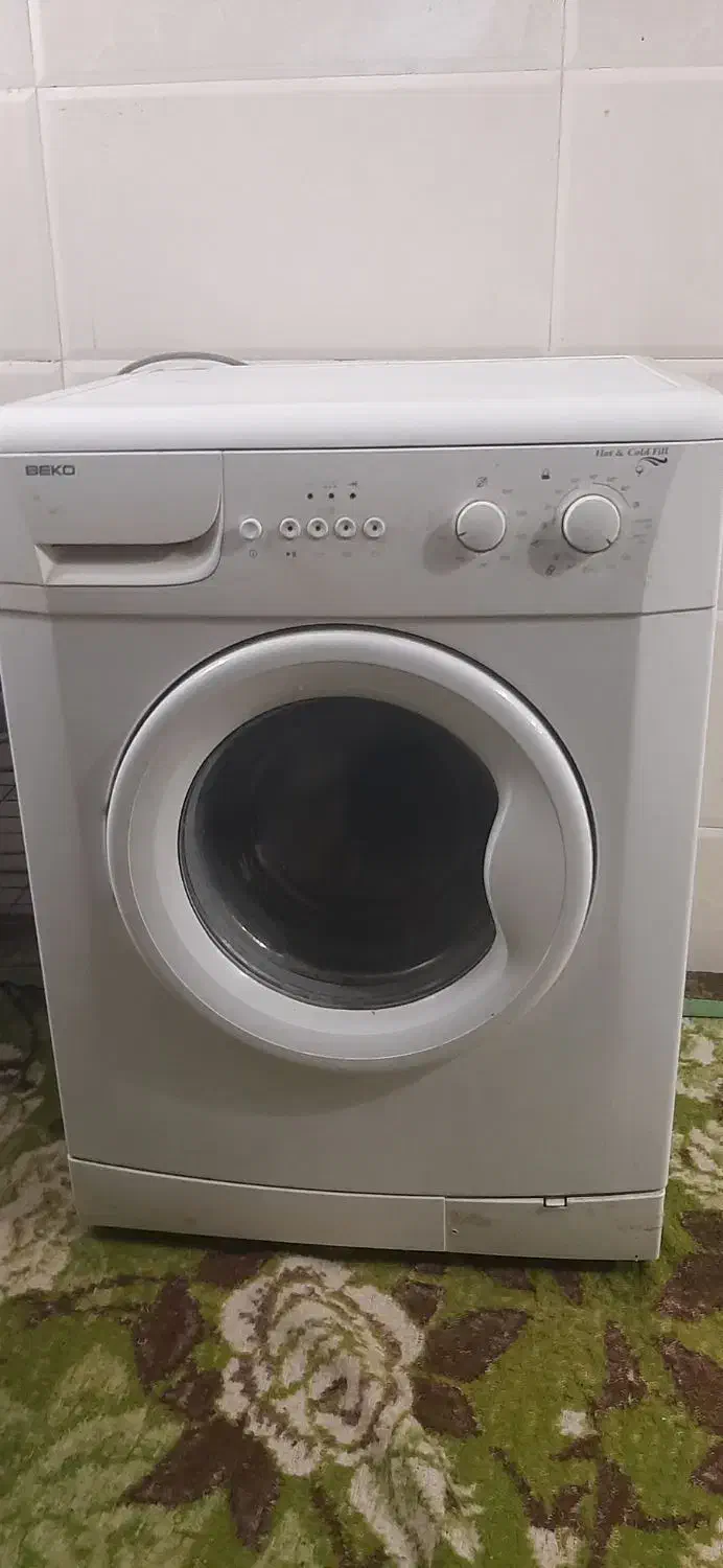 ماشین لباسشویی ۸کیلو یی رنگ سفید مدل بیکو خارجی|ماشین لباسشویی و خشک‌کن لباس|برخوار, |دیوار