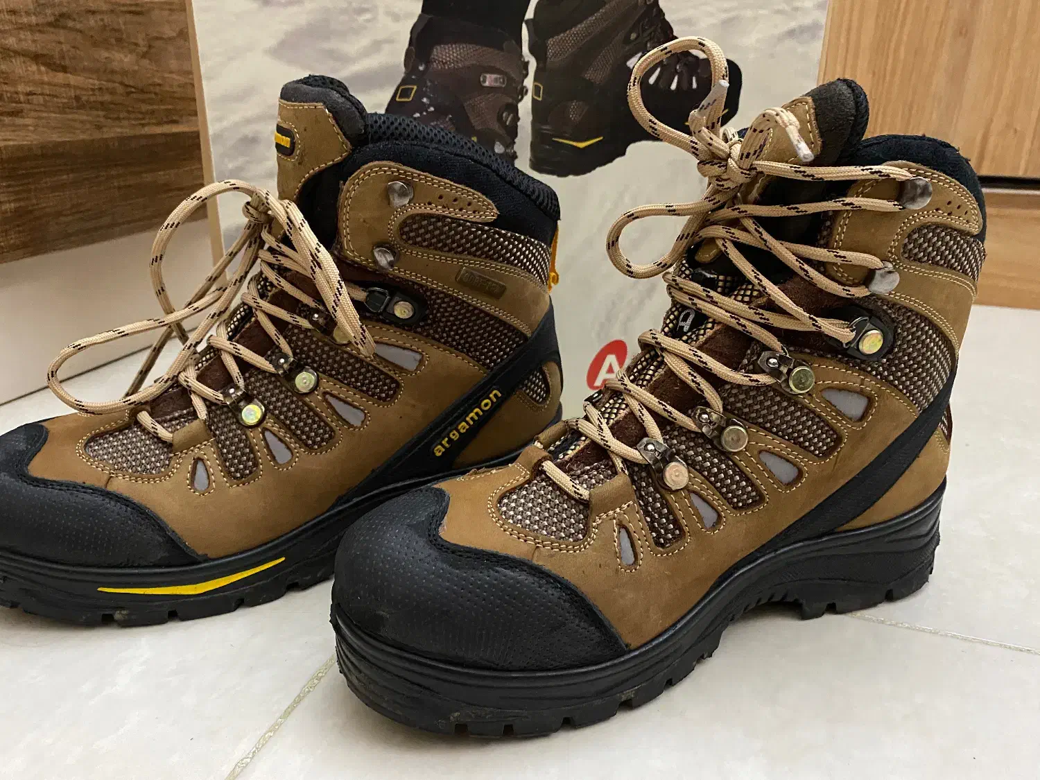 کفش کوهنوردی|کیف، کفش، کمربند|گرگان, |دیوار