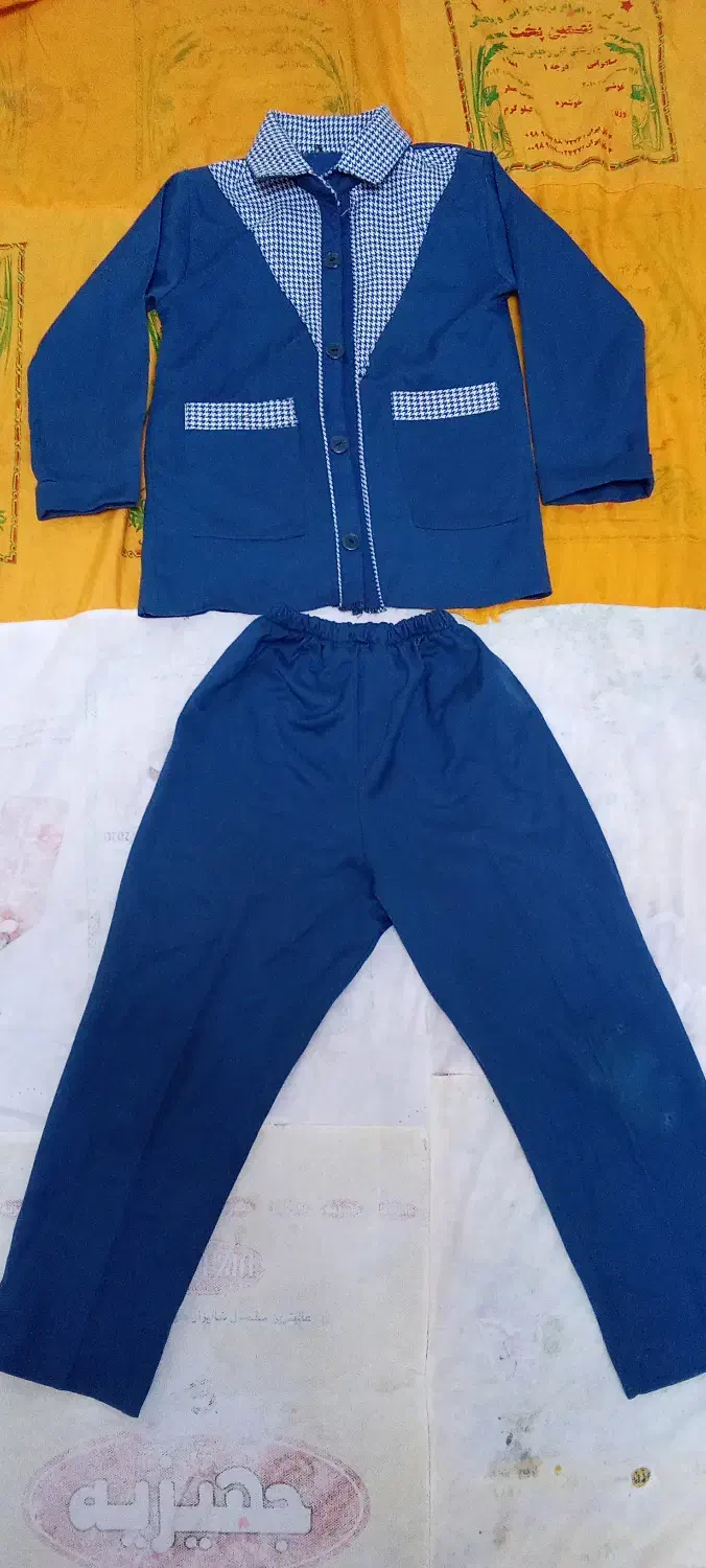 فرم مدرسه در دو پسرانه و دخترانه|لباس|تربتحیدریه, پائین ولایت|دیوار