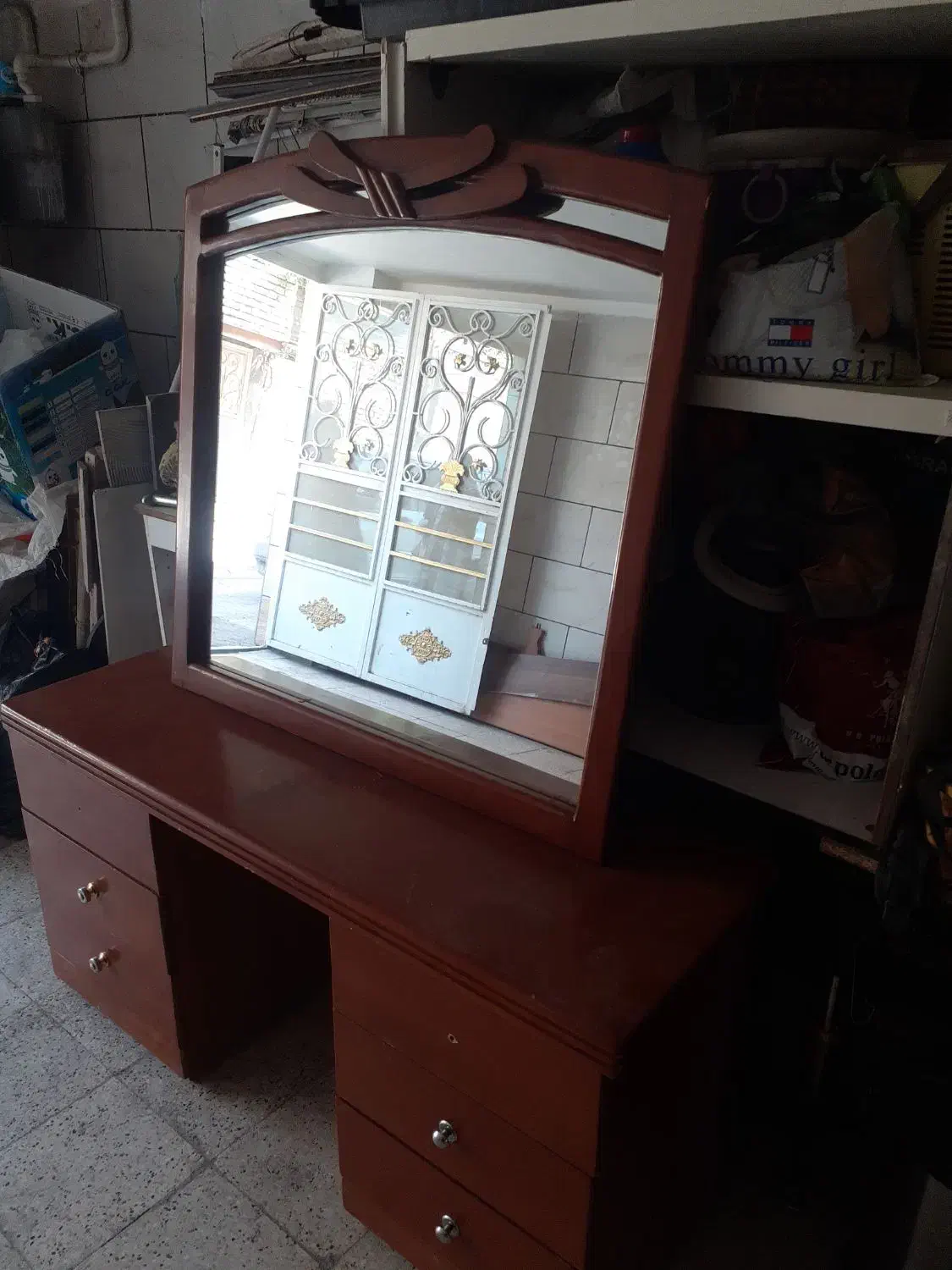 سلام یک عدد دراور سالم جنس بدنه چوب|جاکفشی، کمد، دراور|مشهد, اروند|دیوار