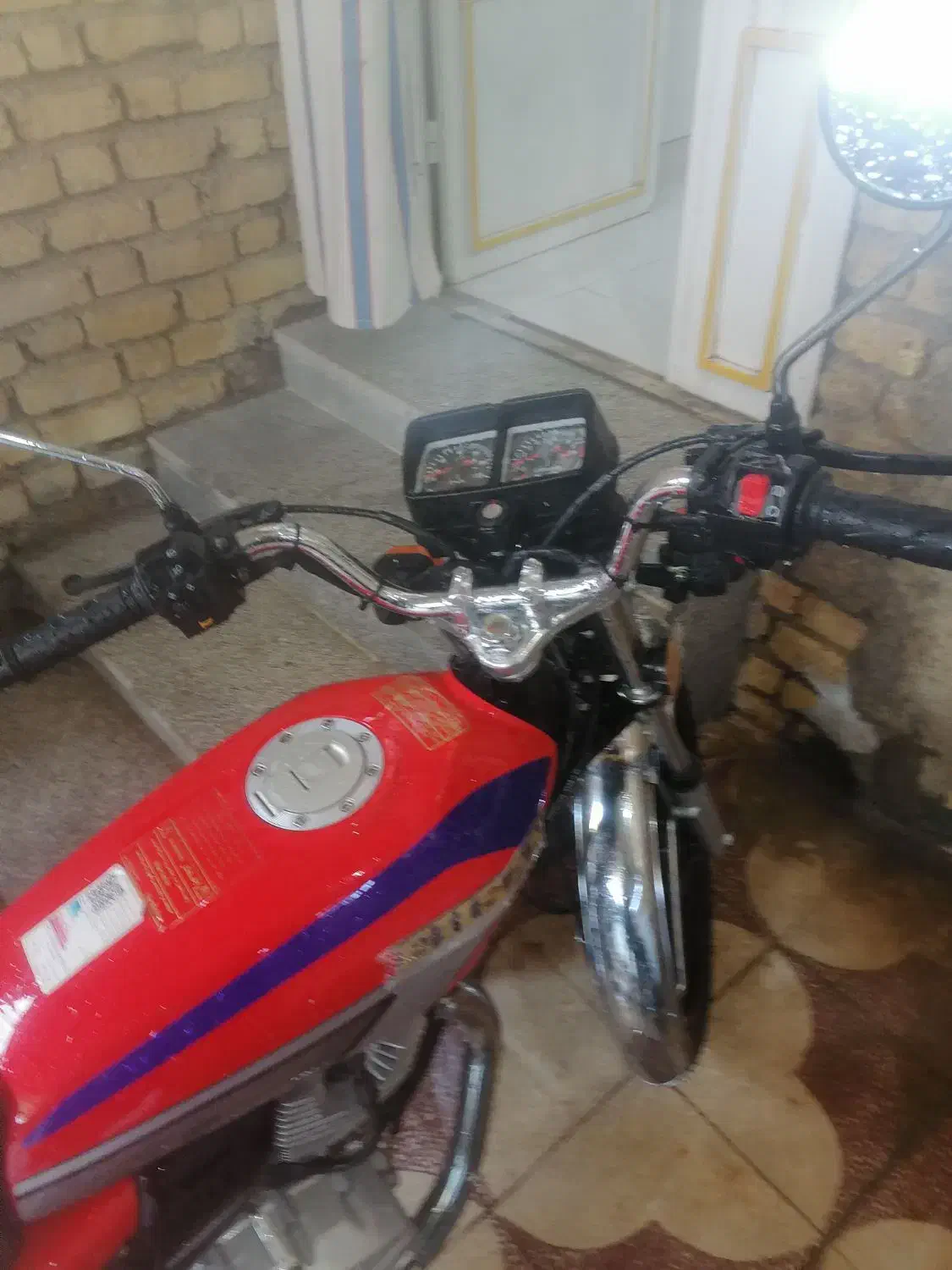 فروش موتور خشک|موتورسیکلت|شیراز, گچی|دیوار