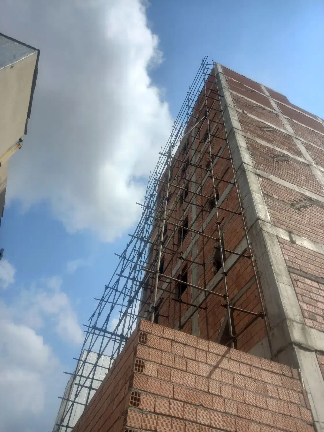 داربست فلزی گرشا تمامی  امور ساختمانی|خدمات پیشه و مهارت|لاهیجان, شیشه گران|دیوار