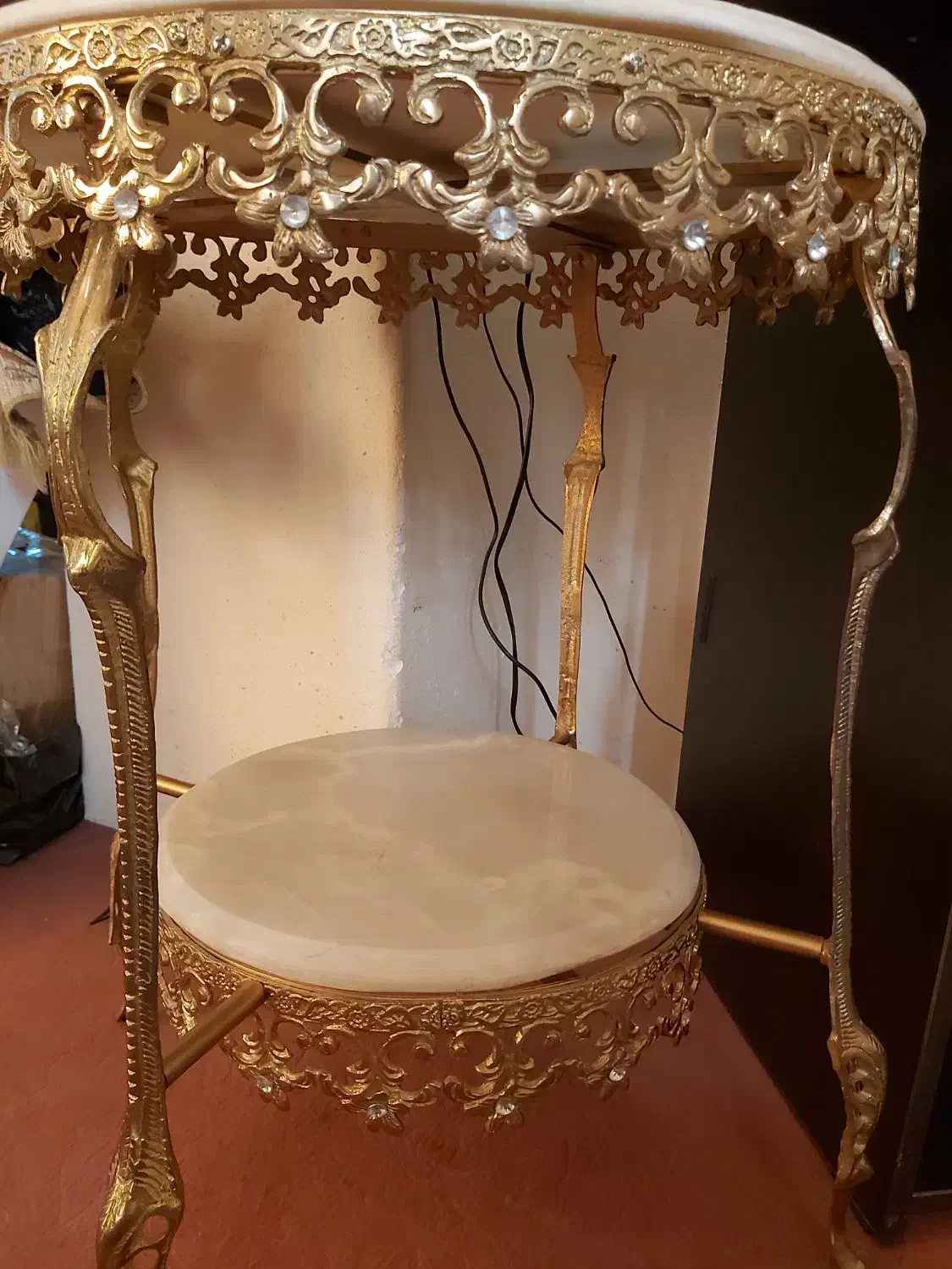 میز تلفن برنز|میز تلفن|شیراز, فخرآباد (دروازه کازرون)|دیوار