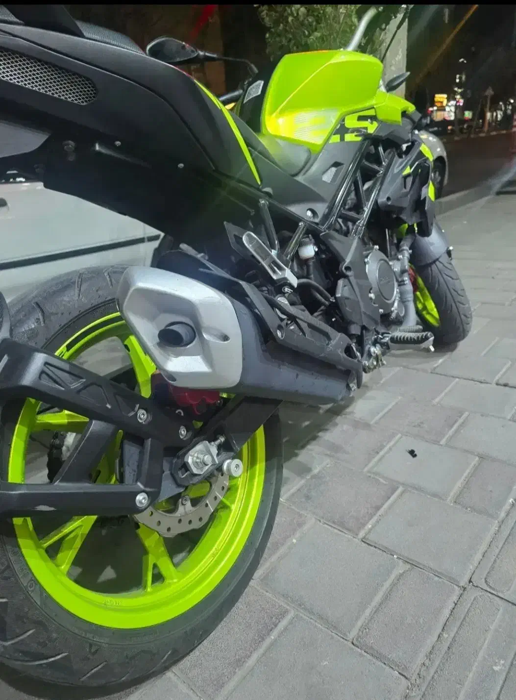 بنلی|موتورسیکلت|قرچک, زیبا شهر|دیوار