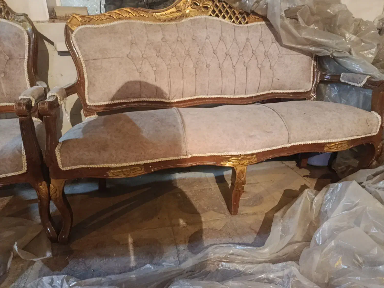 مبل سلطنتی|مبلمان خانگی و میز عسلی|دوگنبدان, |دیوار