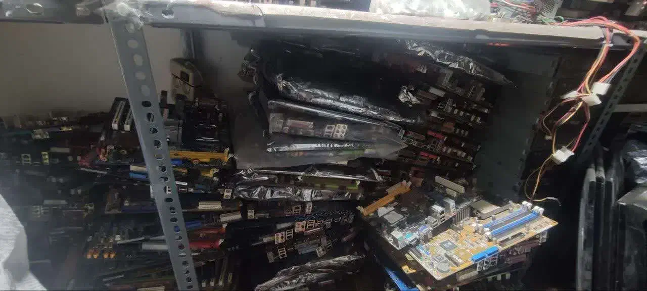 فروش 600 عدد مادربرد و گرافیک خراب ضایعات|قطعات و لوازم جانبی رایانه|تهران, والفجر (افسریه)|دیوار