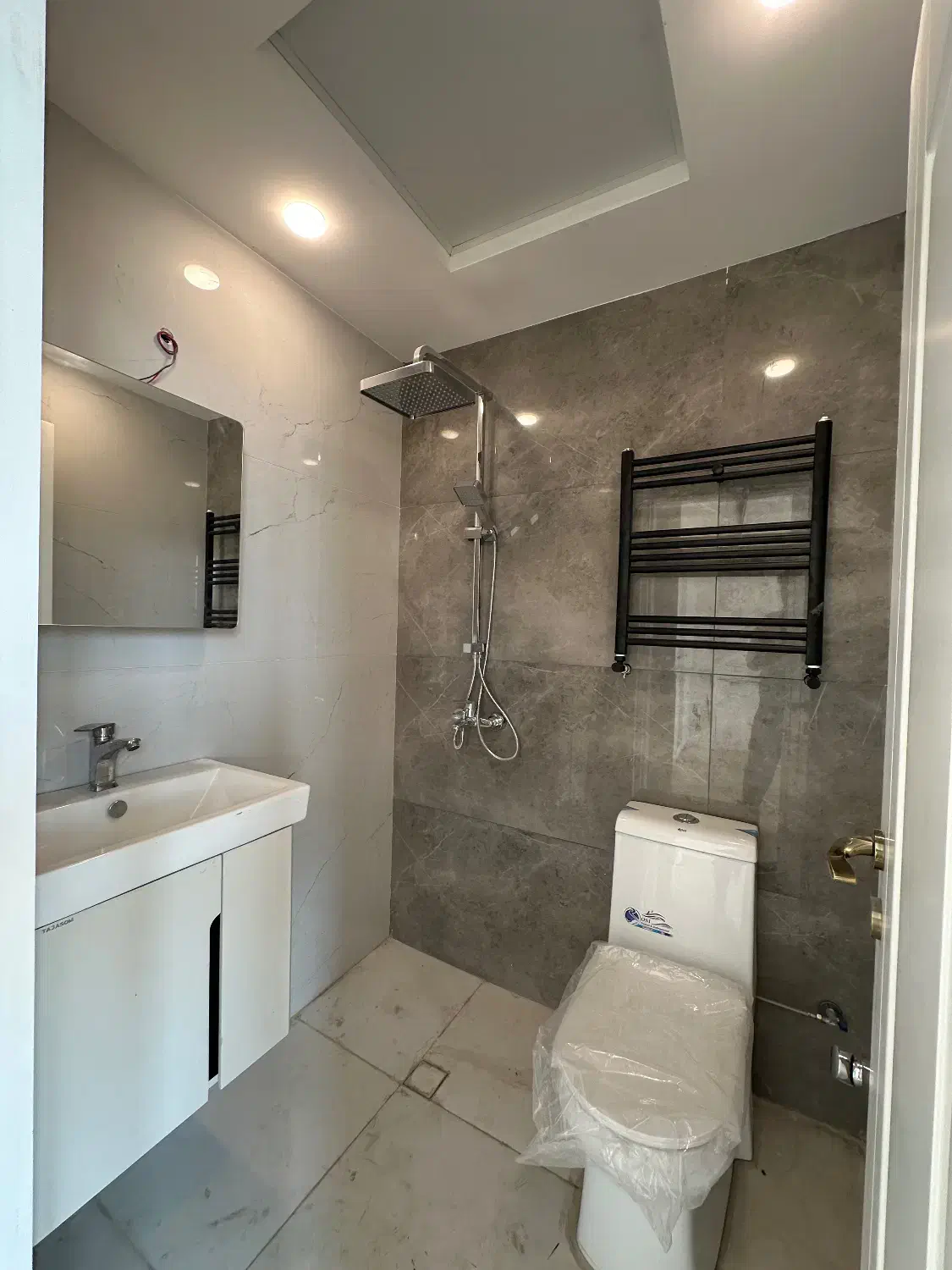 120متر 2خواب/ولنجک/فول مشاعات/حتی مجرد