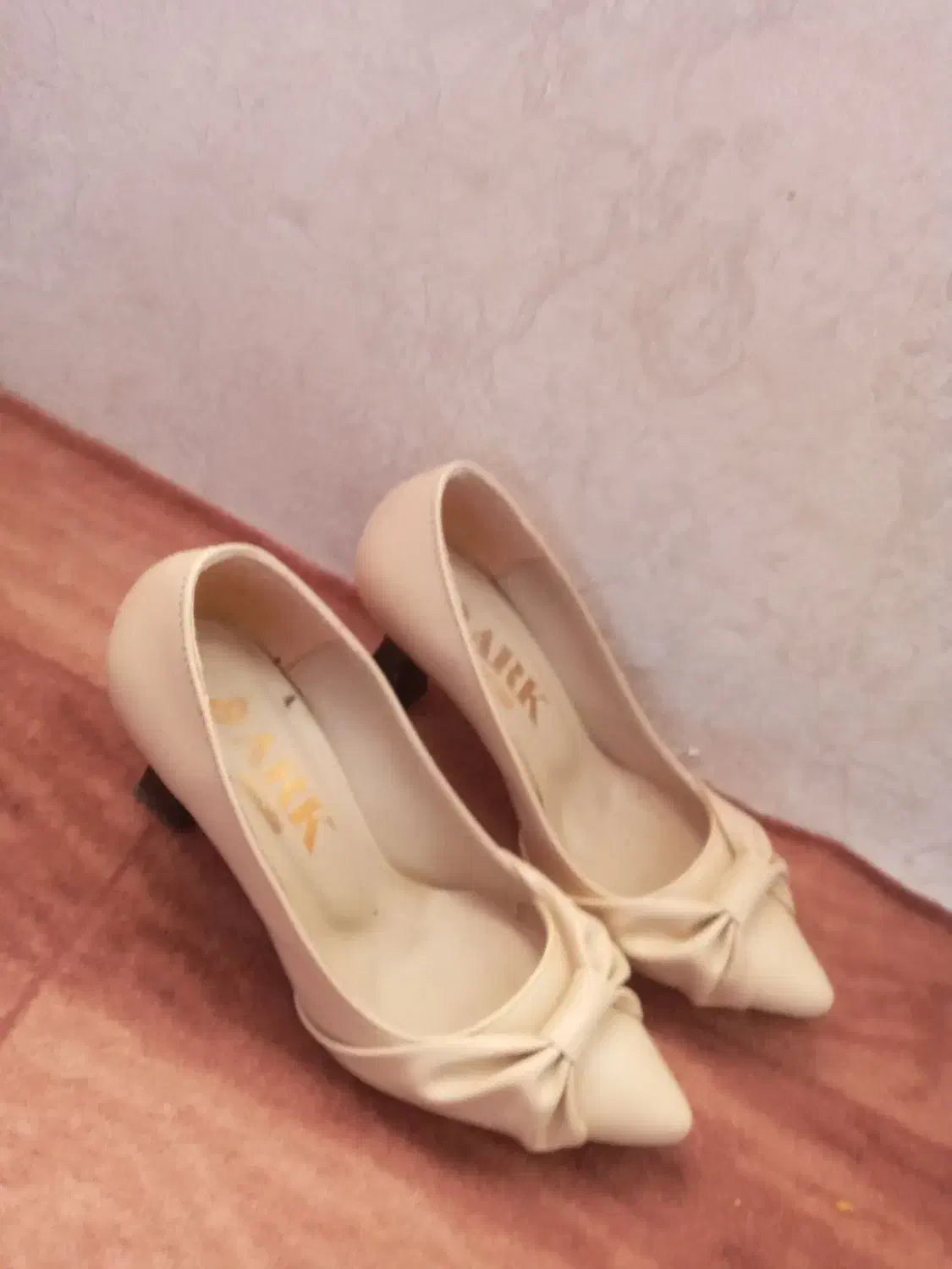 کفش مجلسی کرمی سایز ۳۶|کیف، کفش، کمربند|صوفیان, |دیوار