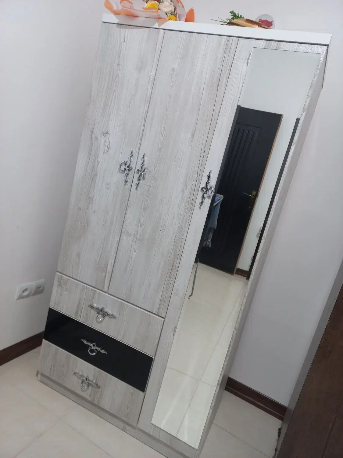 کمد|جاکفشی، کمد، دراور|گلستان (تهران), |دیوار