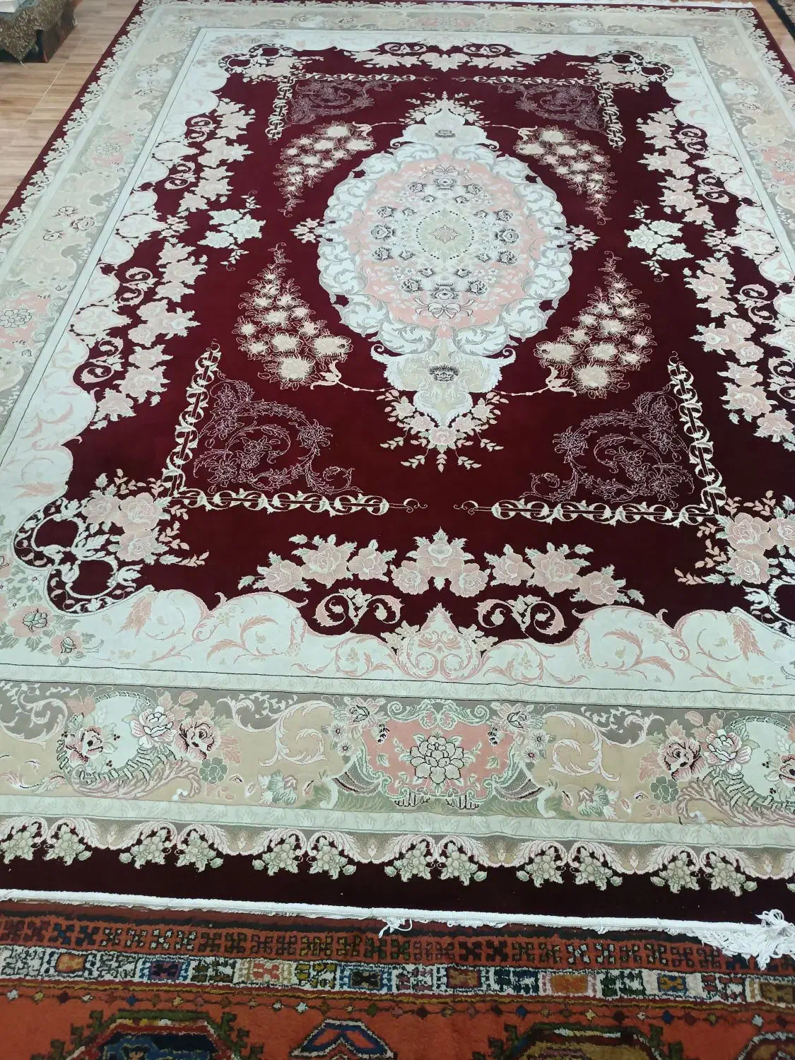 سه عدد فرش ماشینی به ترتیب 5200.2400.2600|فرش|اردبیل, |دیوار