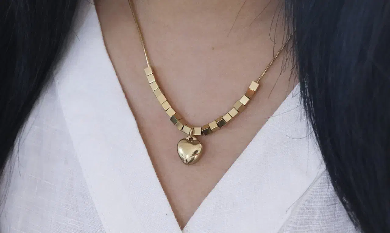 پلاک زنجیر|بدلیجات|اسفراین, |دیوار