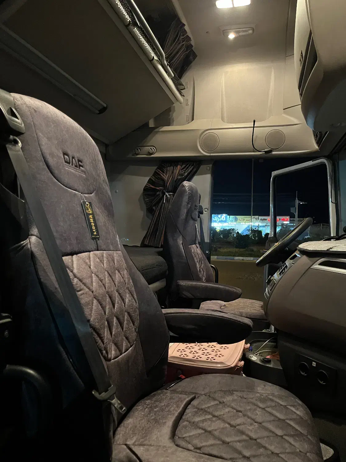 تودوزی کامیون صندلی جعبه ای نیسان صندلی بادی|خدمات موتور و ماشین|قزوین, |دیوار