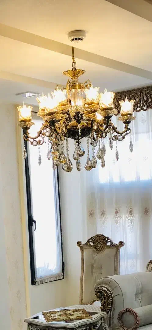 لوستر شش شاخه برنزی در حد نو با ۱۲عدد لامپ شمعی|لوستر و چراغ آویز|شاهین‌شهر, عطار|دیوار