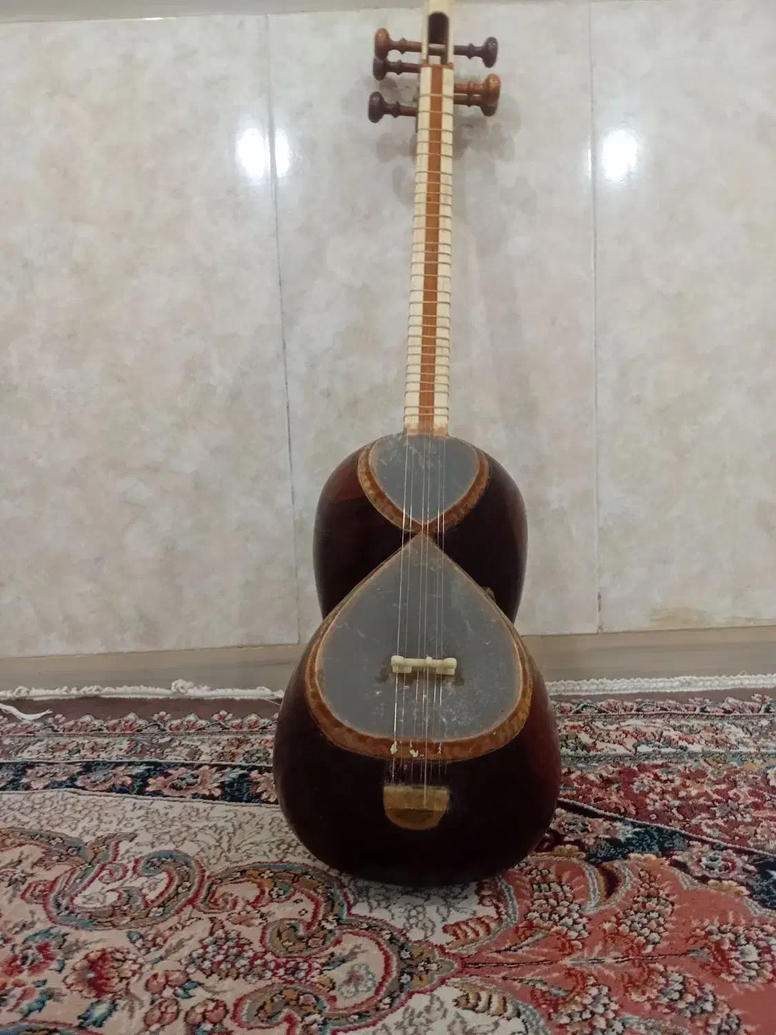 تار|سازهای سنتی|کبودرآهنگ, |دیوار