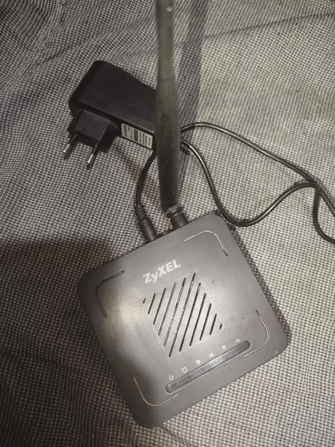 مودم وای فای zyxel|مودم و تجهیزات شبکه|سبزوار, پامنار|دیوار