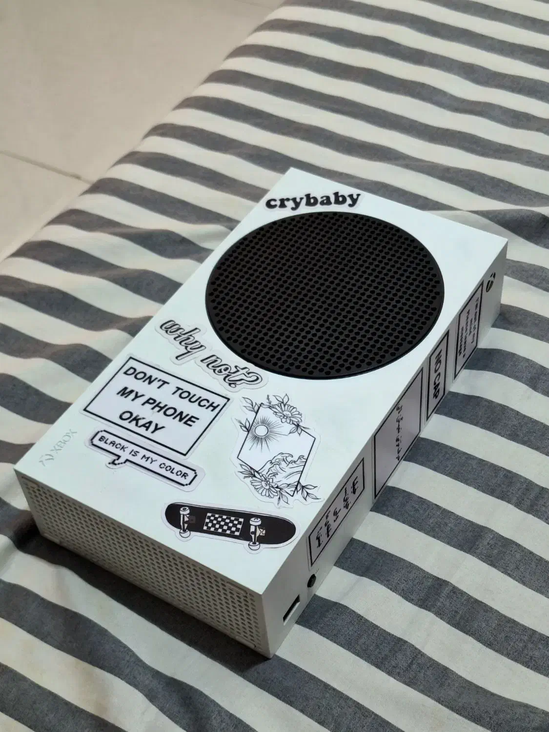 ایکس باکس سری اس همراه با جایگاه شارژ دسته|کنسول، بازی ویدئویی و آنلاین|کرج, فاز ۴ مهرشهر|دیوار