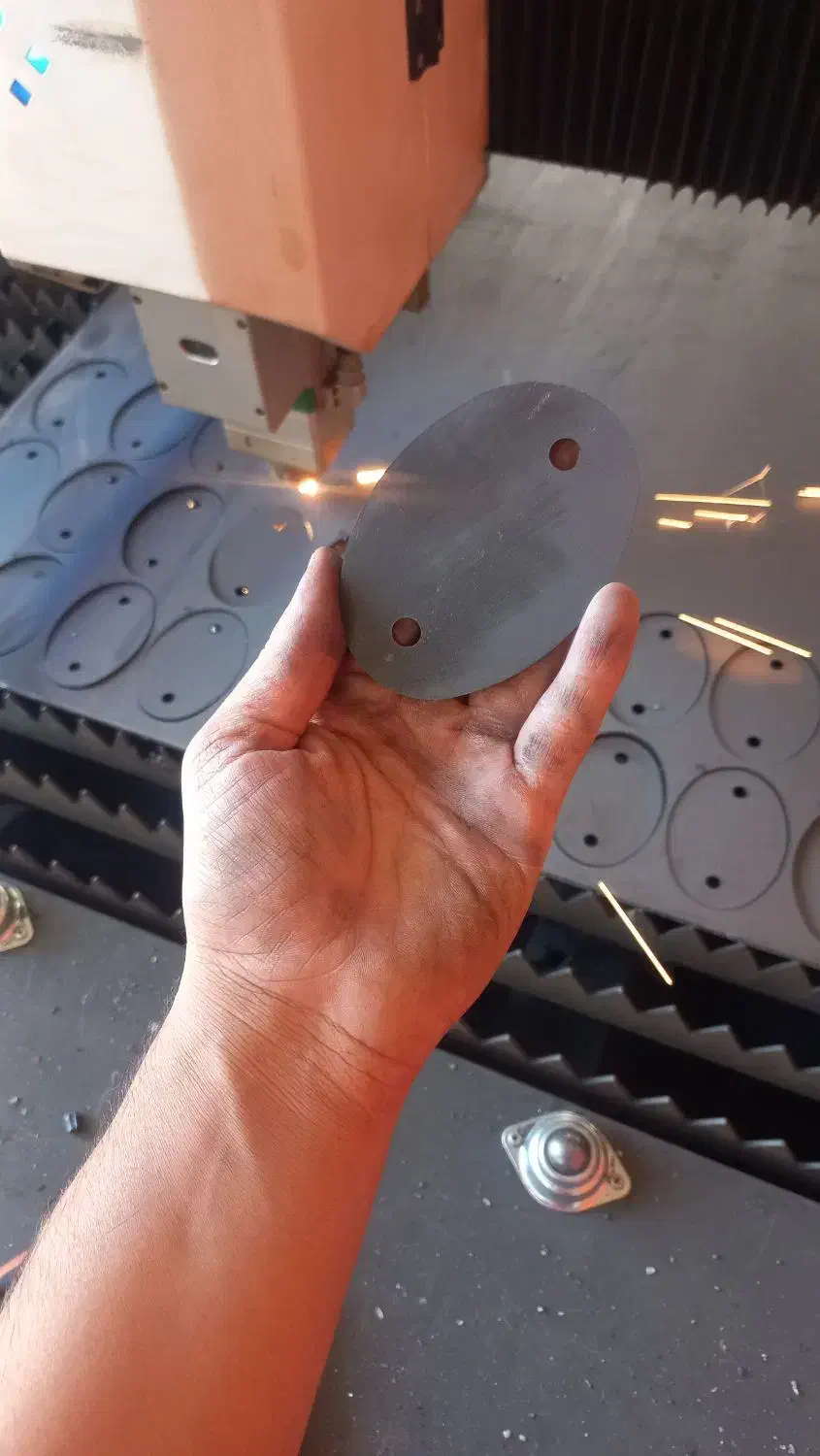 برش فلزات و غیرفلزات و حک فلزات و غیر فلزات|خدمات پیشه و مهارت|ساوه, |دیوار