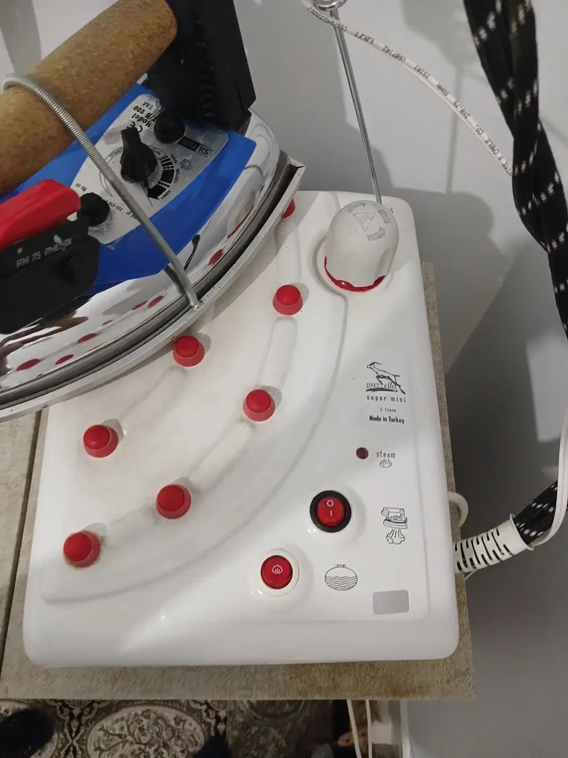 اتو بخار مخزن داره گازلا اصل ترک|اتو و لوازم اتو|رباط‌کریم, رباط‌کریم|دیوار