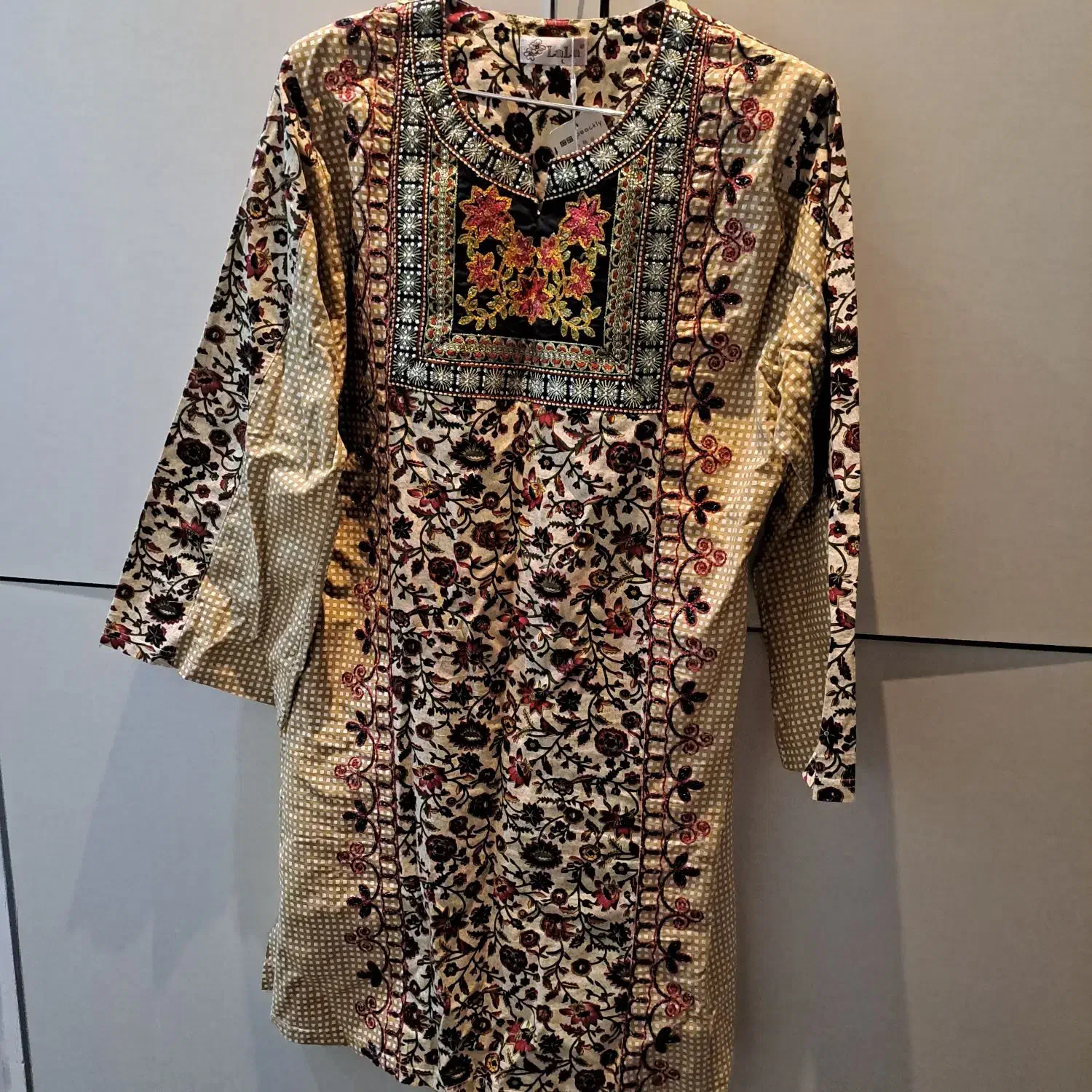 مانتو ولباس  سایز ۴۴،۴۶،۴۸|لباس|آبیک, |دیوار