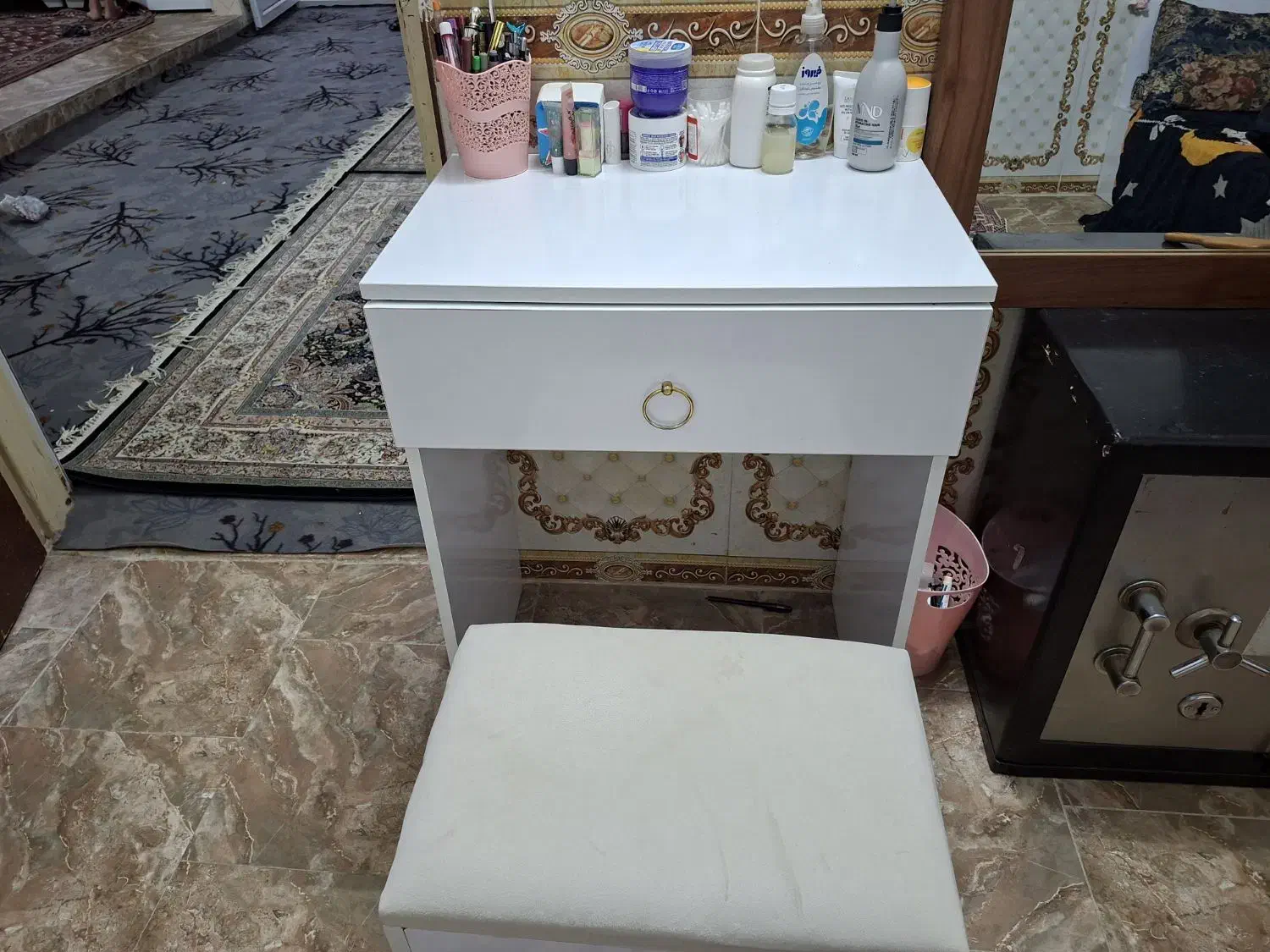 میز آرایش و آینه|تخت و سرویس خواب|گرگان, |دیوار