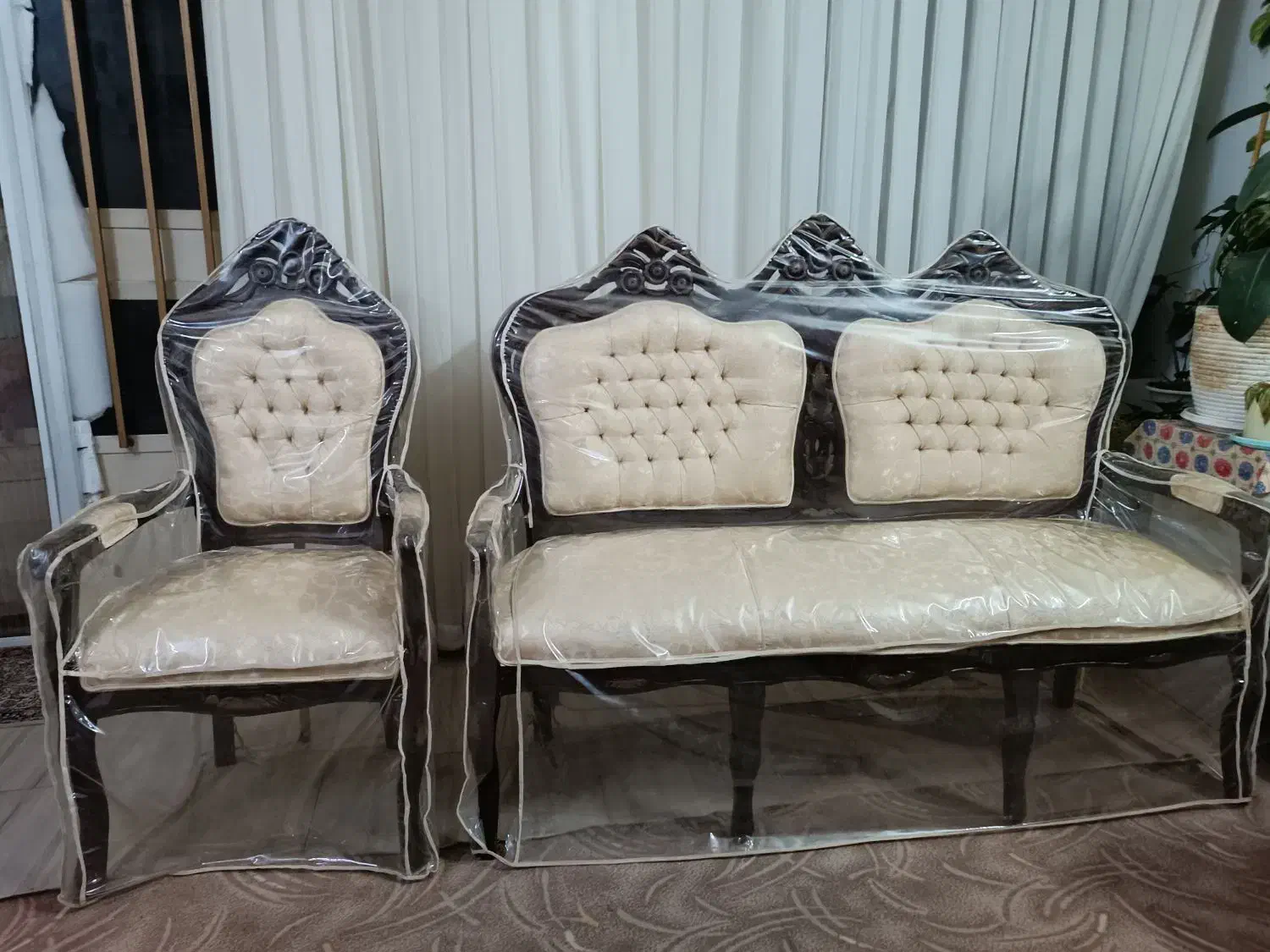 مبل جدید گرفتم اینو میخواهین بفروشم|مبلمان خانگی و میز عسلی|نیشابور, بکاول|دیوار