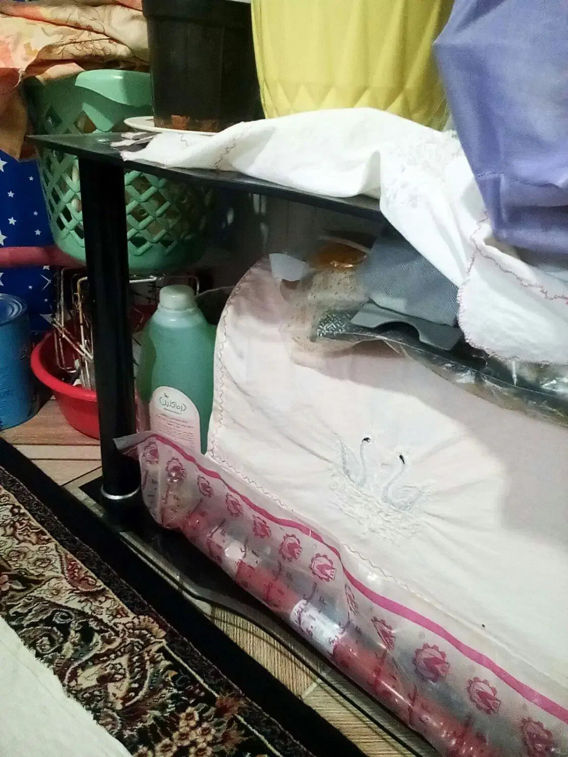 میزتلویزیون شیشه ای سالم|میز تلویزیون|بیجار, |دیوار