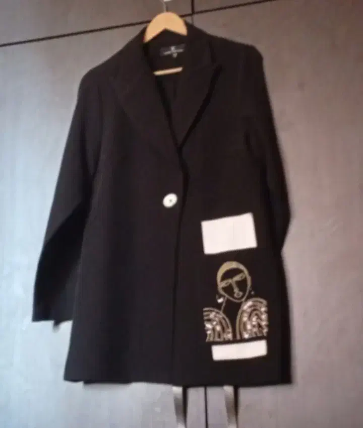 پالتو|لباس|شاهینشهر, خبرنگار|دیوار