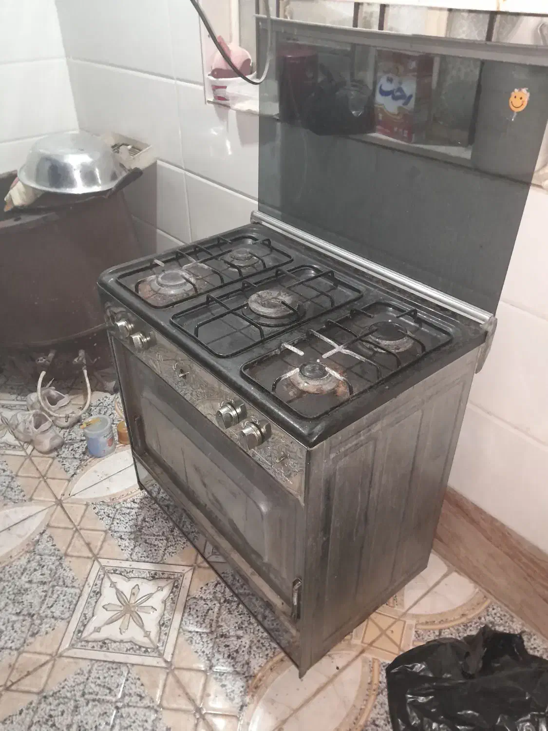 باسلام یک اجاق گاز ترح فر تمیز وخوب هیچ عیبی نداره|اجاق گاز و لوازم برقی پخت‌وپز|اهواز, کارون|دیوار