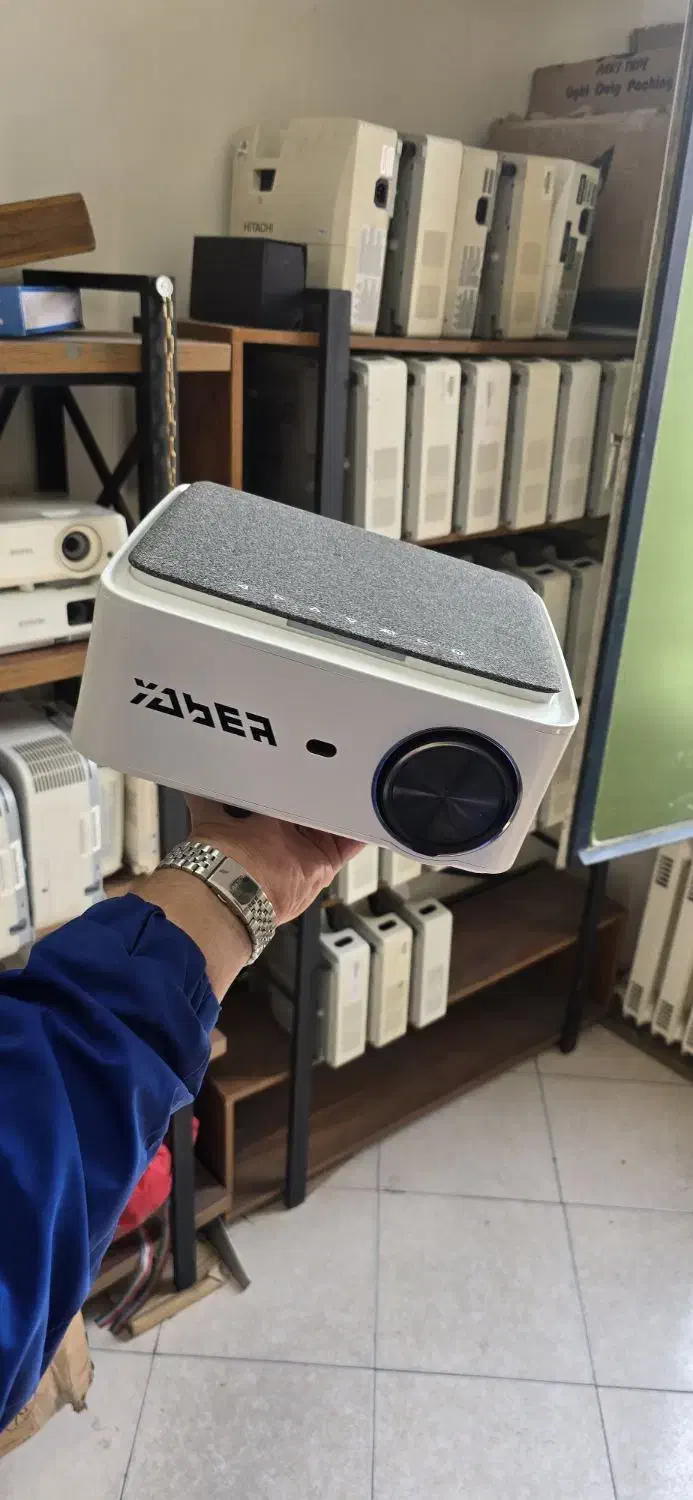 ویدیو پروژکتور یابر v6 پرتابل مناسب محیط روشن|تلویزیون و پروژکتور|تهران, صادقیه|دیوار