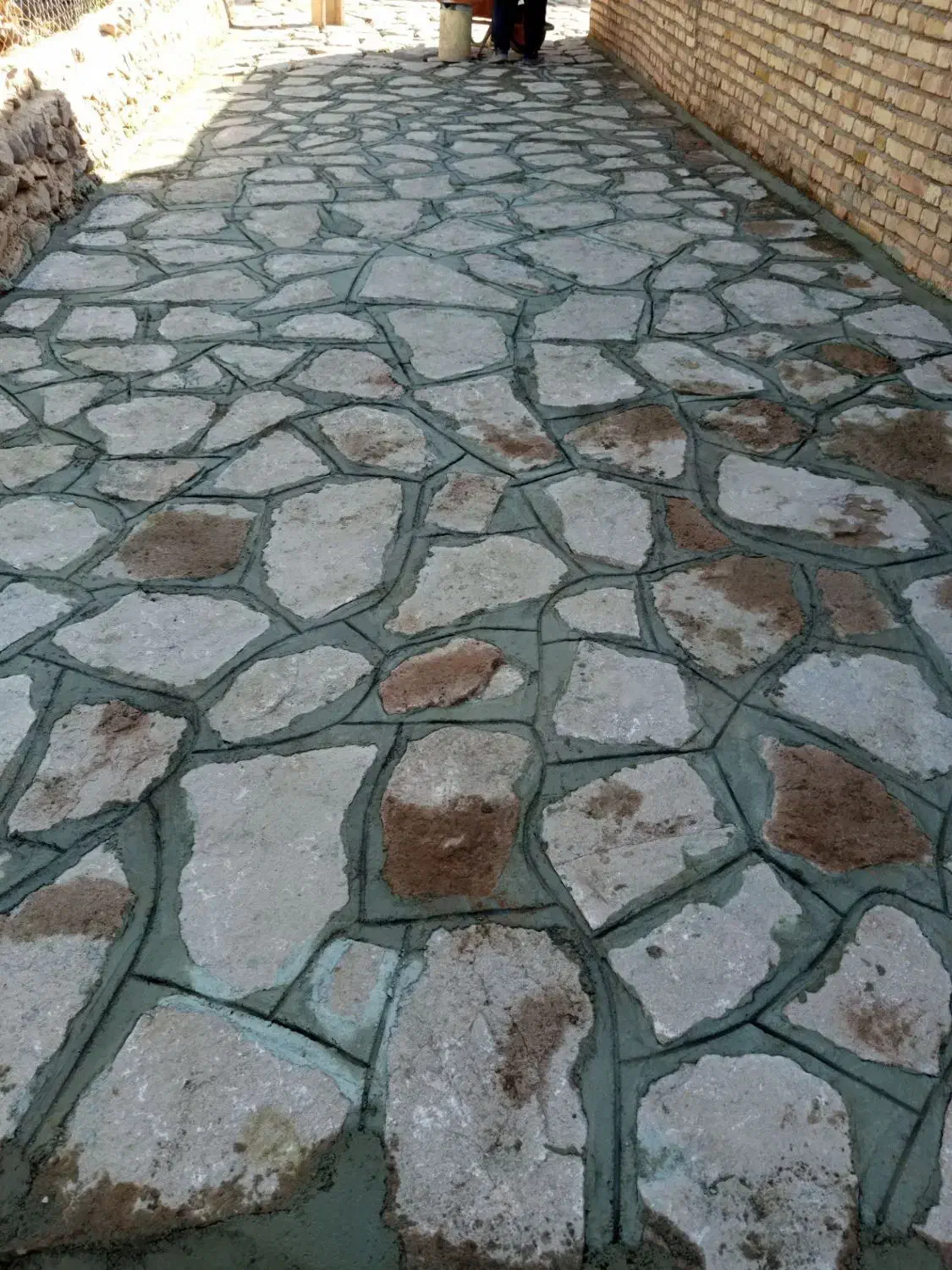 اجرای پروژه سنگ فرش به متراژ ۵۰۰مترمربع|استخدام معماری، عمران و ساختمانی|آبش احمد, |دیوار