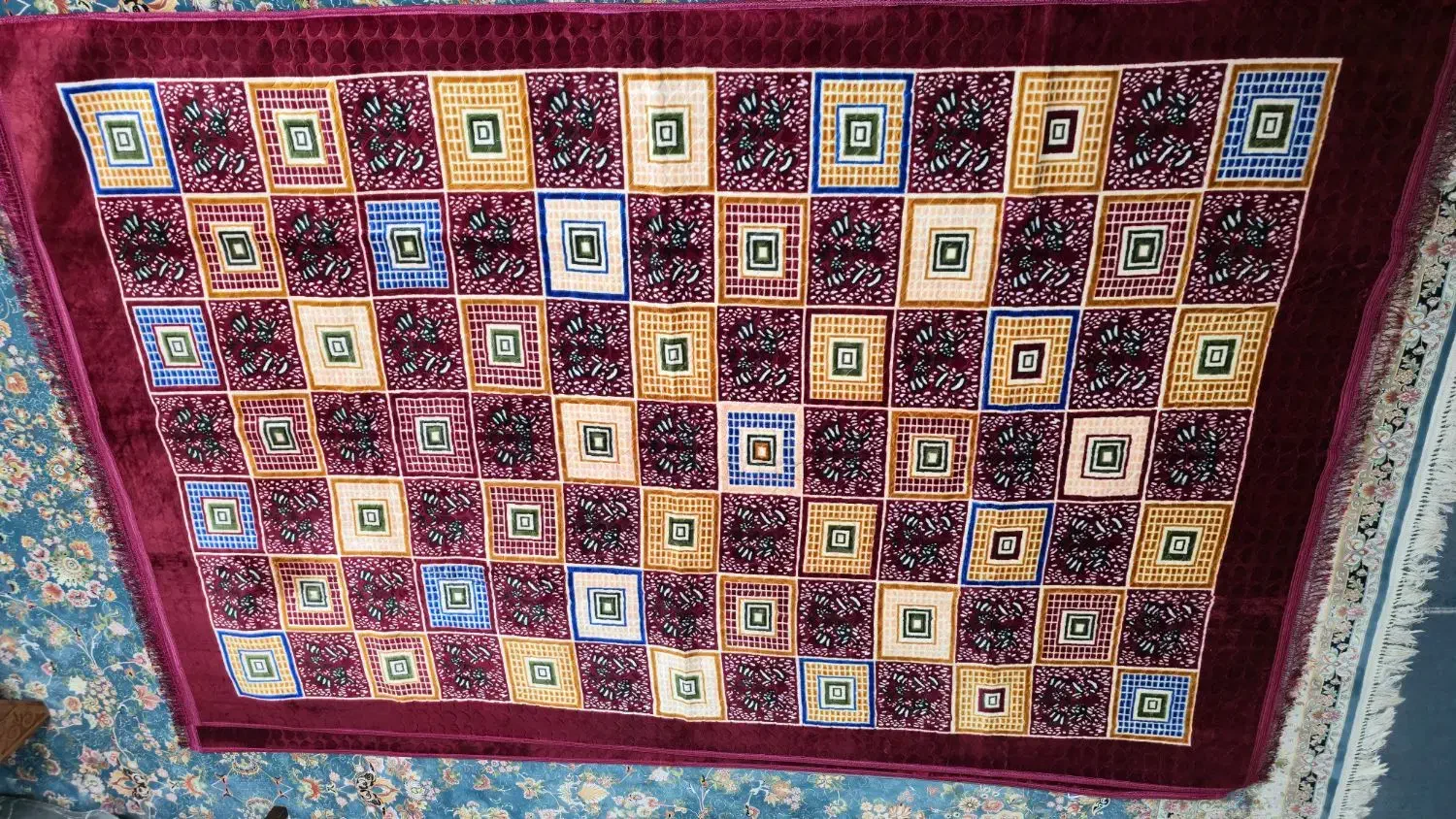 پتوفرش کل برجسته بسیار نرم خوش نقش|فرش|مشهد, آیت الله کاشانی|دیوار