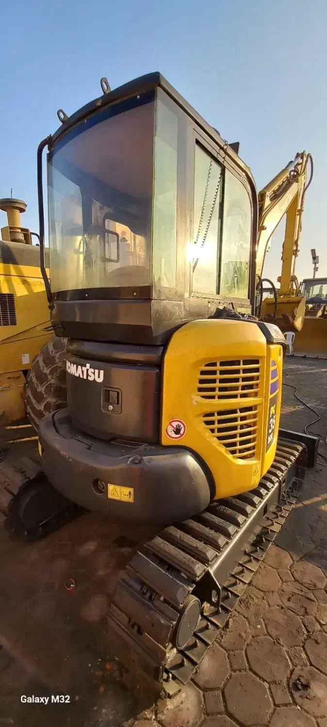 بیل ۳ تن کوماتسو  مدل 2013 (ثبت کارت 2018|خودرو سنگین|اسلام‌شهر, ملک‌آباد|دیوار