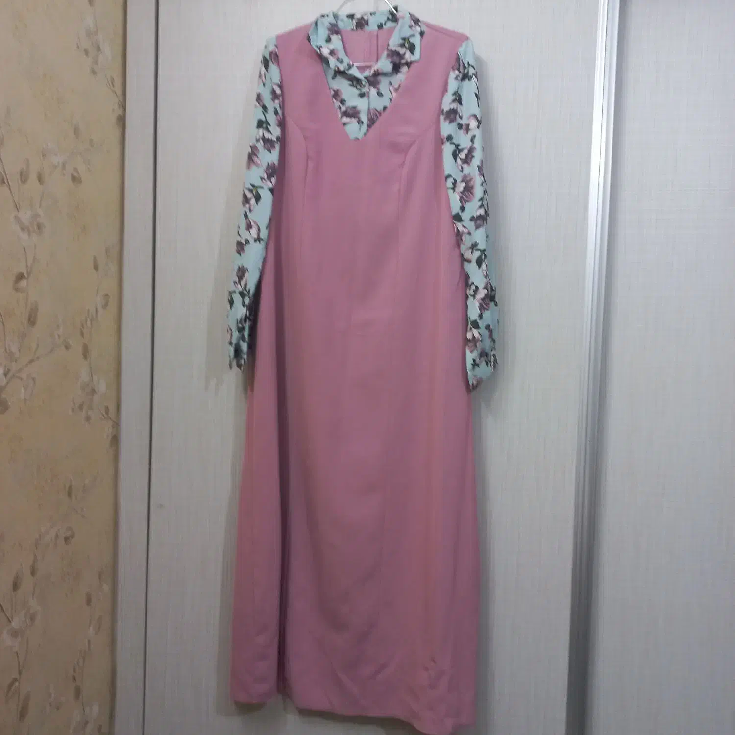 تعدادی لباس مجلسی،مانتو،شومیز|لباس|اراک, |دیوار