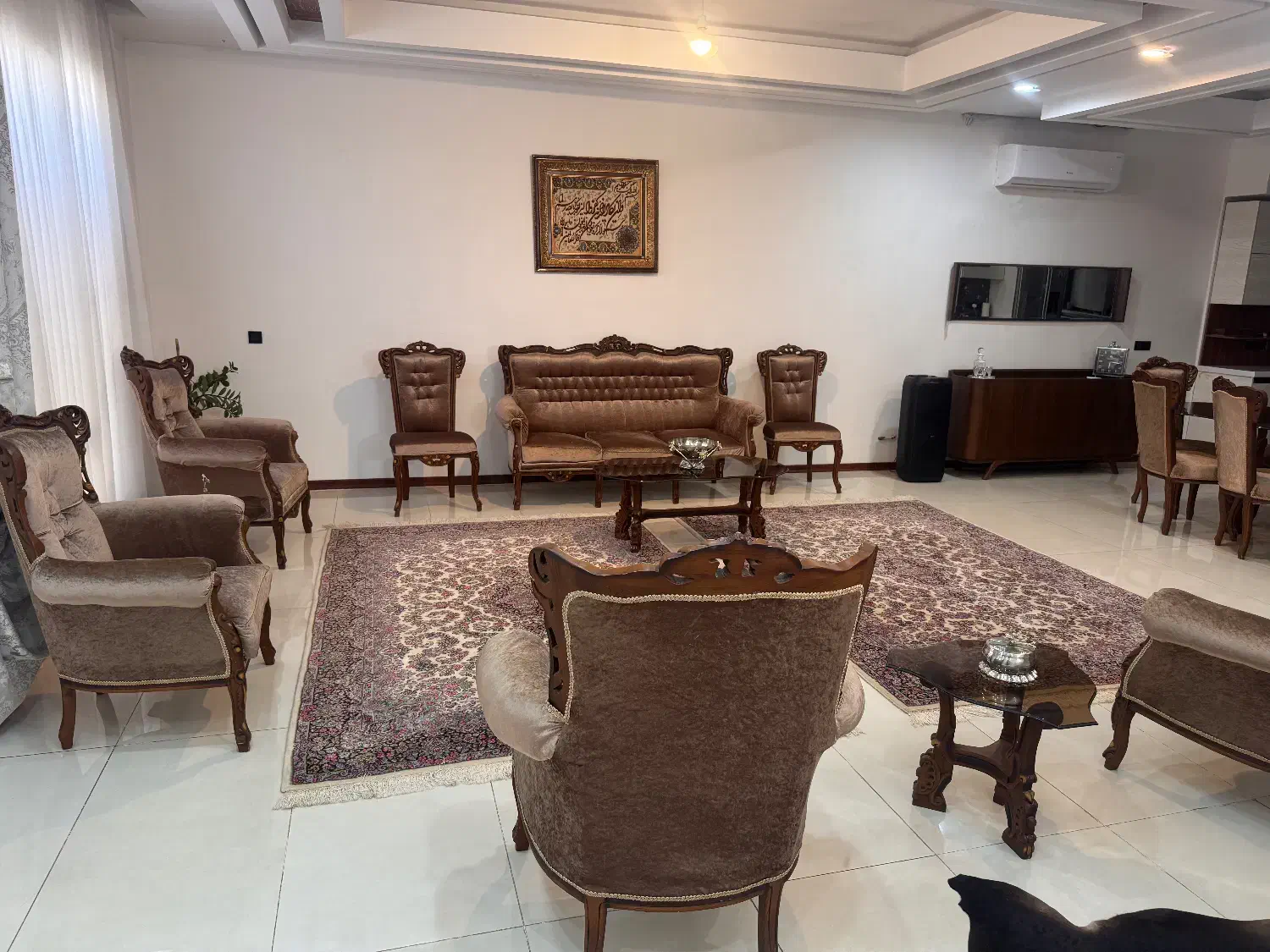 فروش مبلمان سلطنتی به همراه ناهار خوری|مبلمان خانگی و میز عسلی|سیرجان, |دیوار