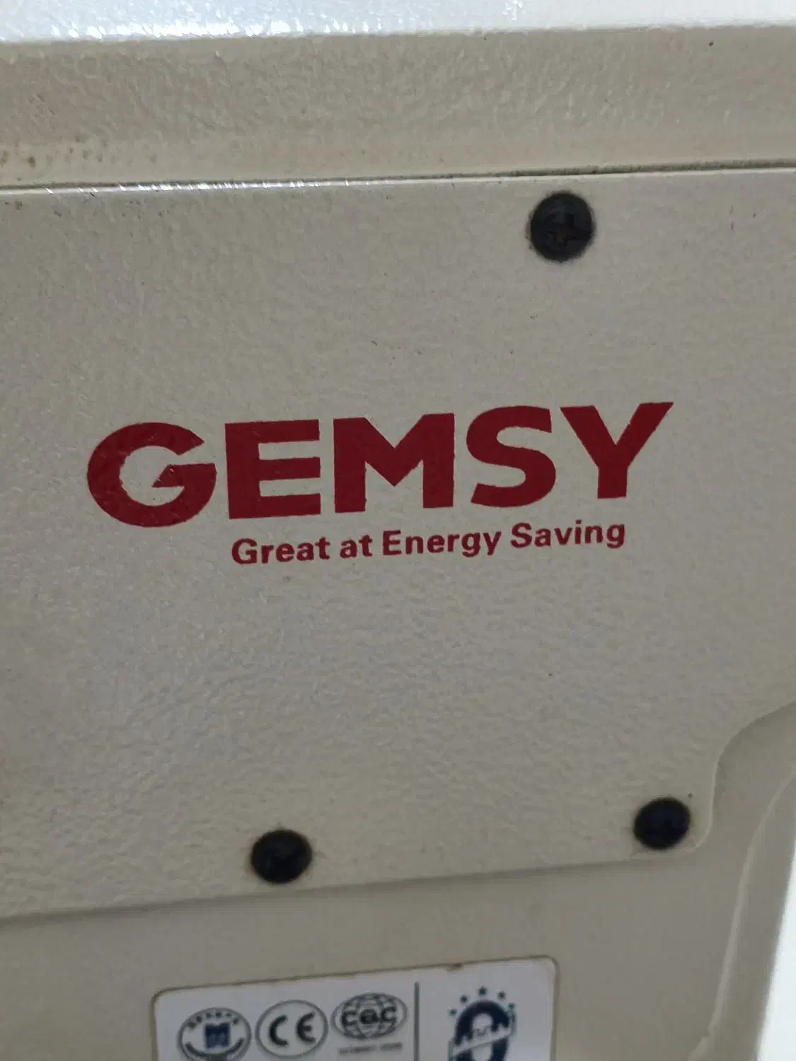 چرخ خیاطی وسردوز|چرخ خیاطی و ریسندگی|مریوان, |دیوار