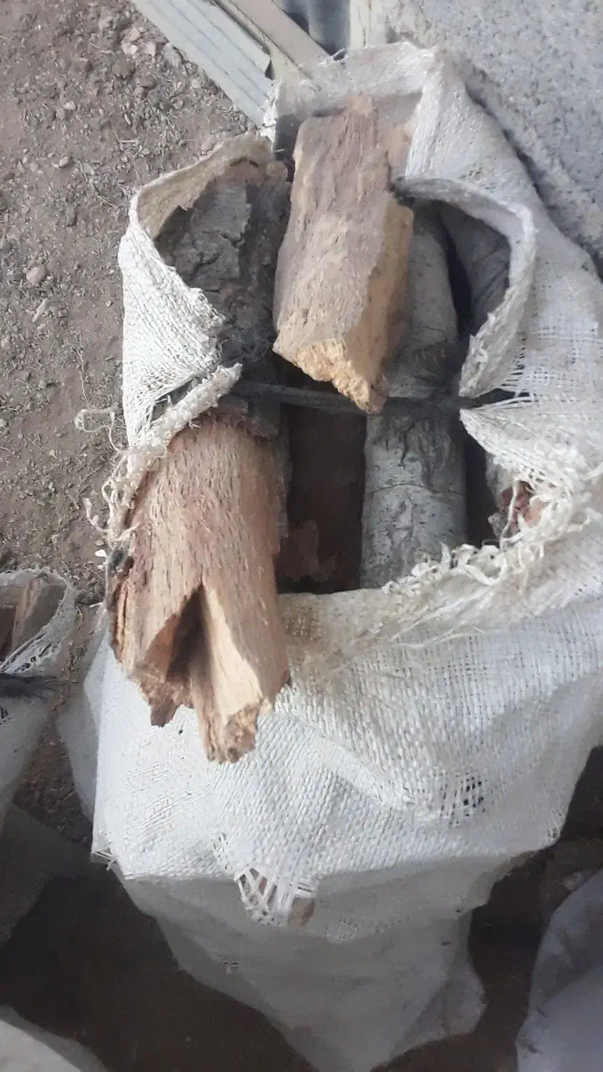 چند گونی هیمه دار بلوط فروشی هست درجه یک|حراج|لردگان, |دیوار