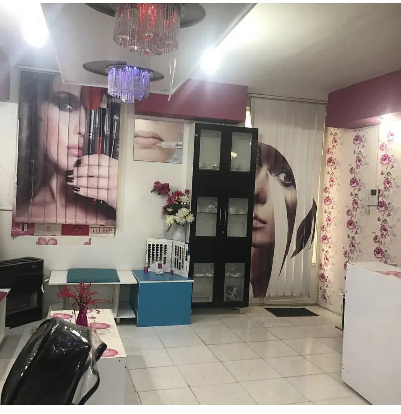 دکور کامل سالن / کمد کودک|آرایشگاه و سالن‌های زیبایی|دورود, |دیوار